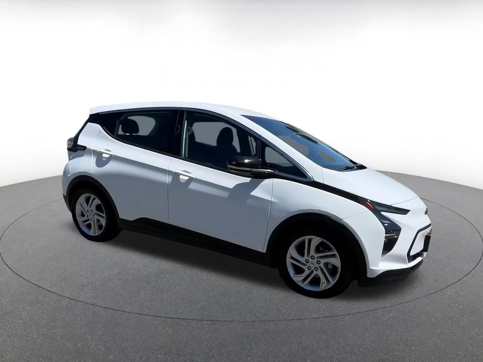 Thumbnail: 2023 Chevrolet Bolt EV - 2