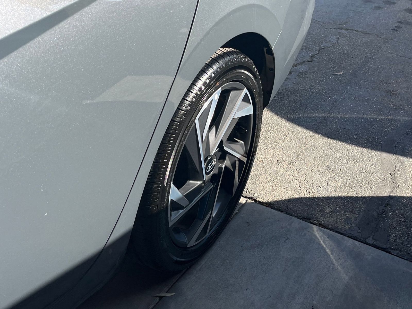 Thumbnail: 2025 Hyundai Elantra - 33