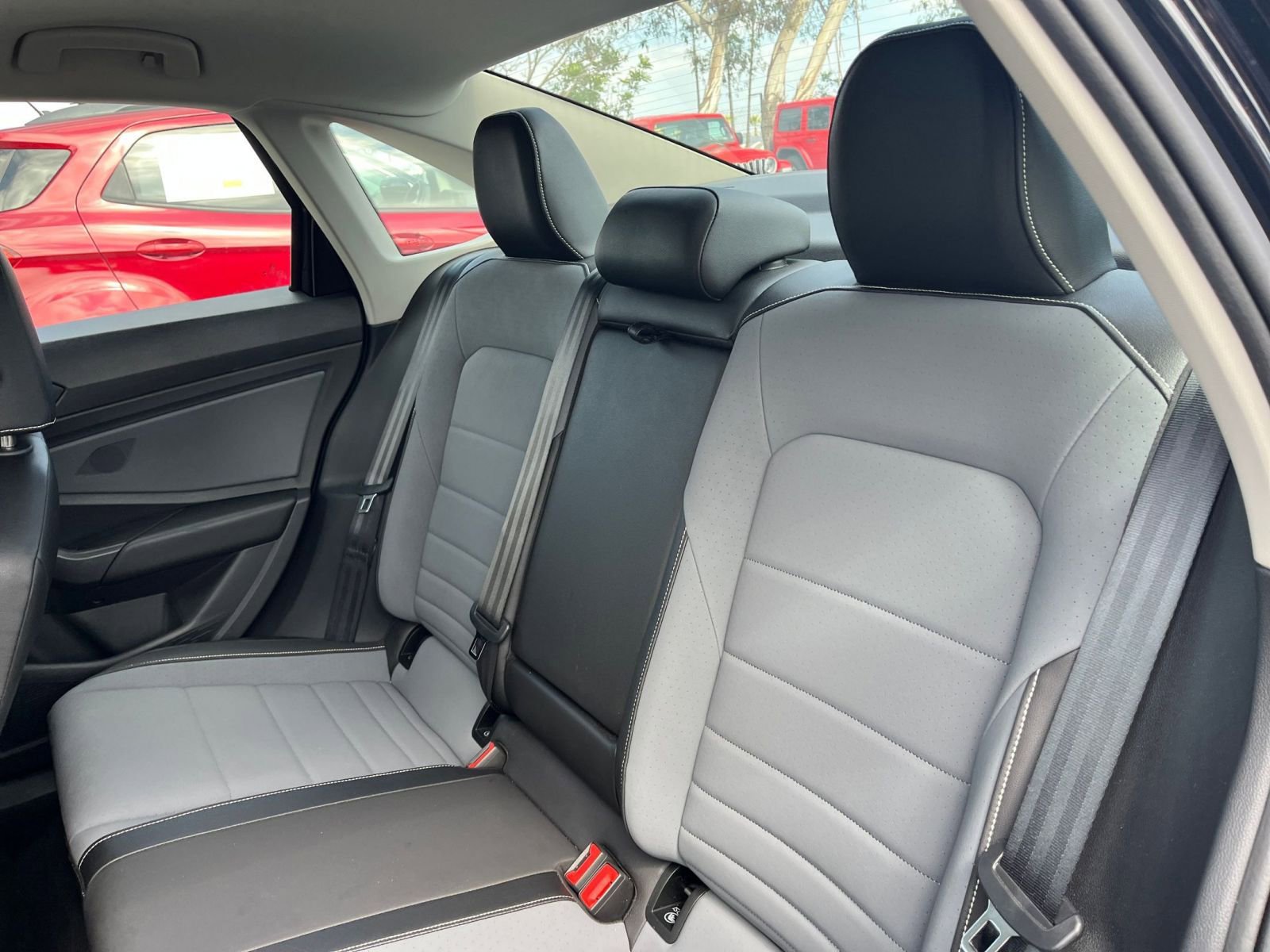 Thumbnail: 2025 Volkswagen Jetta - 25