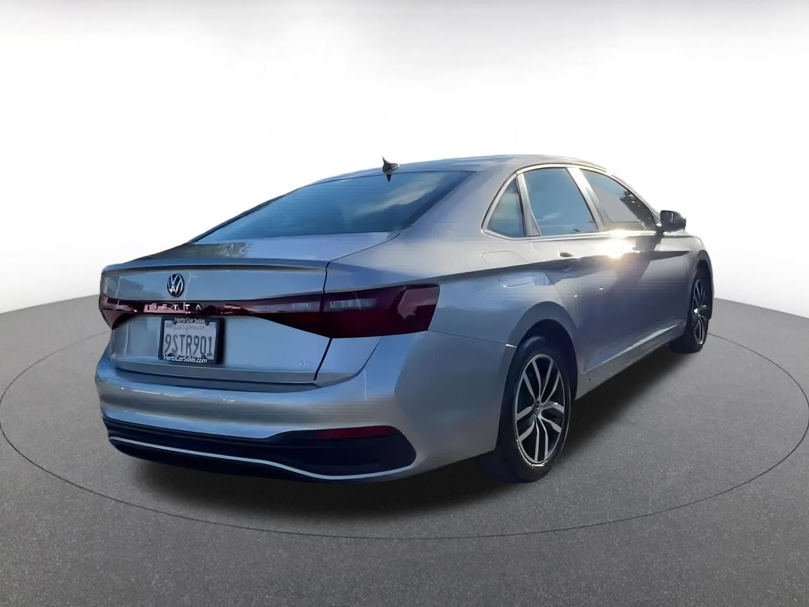 Thumbnail: 2025 Volkswagen Jetta - 15