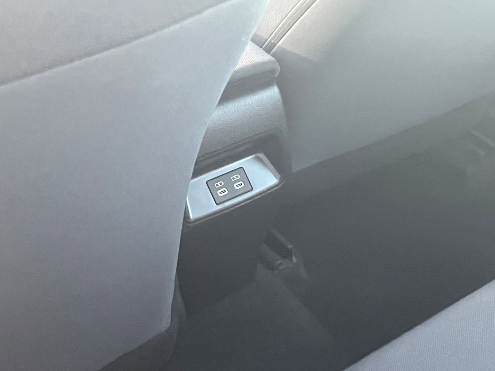 Thumbnail: 2025 Toyota Corolla - 23