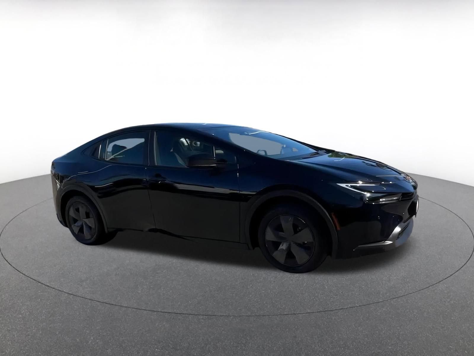Thumbnail: 2025 Toyota Prius - 2