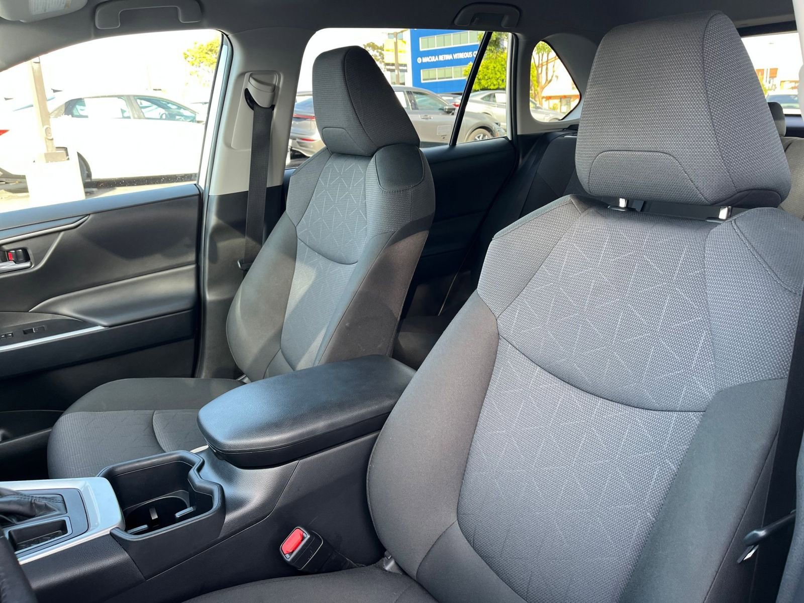 Thumbnail: 2025 Toyota RAV4 - 27