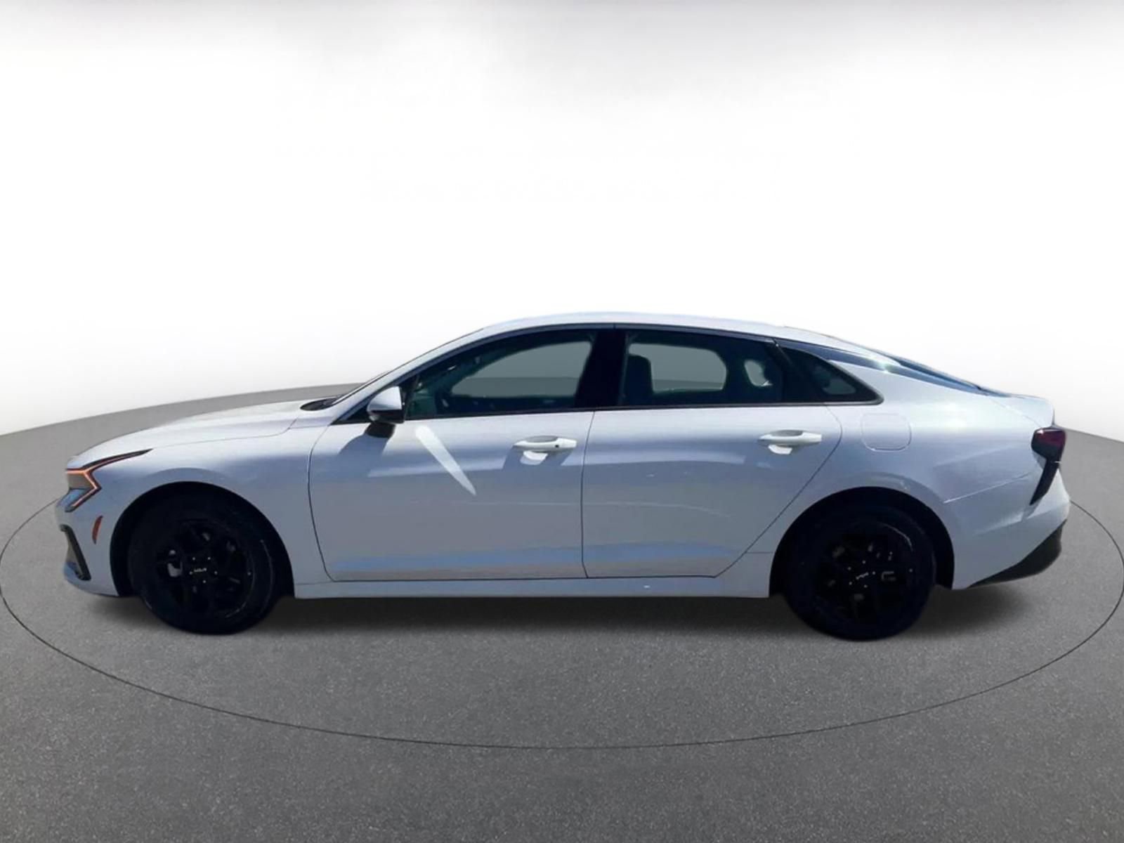 Thumbnail: 2025 Kia K5 - 10