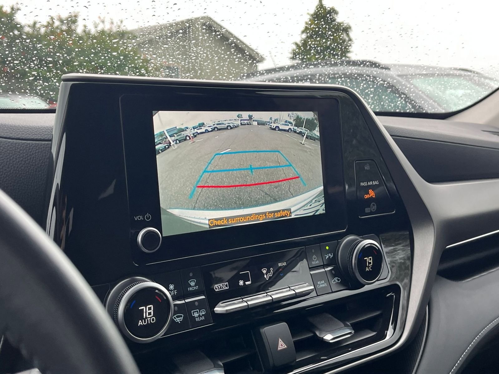 Thumbnail: 2025 Toyota Highlander - 17