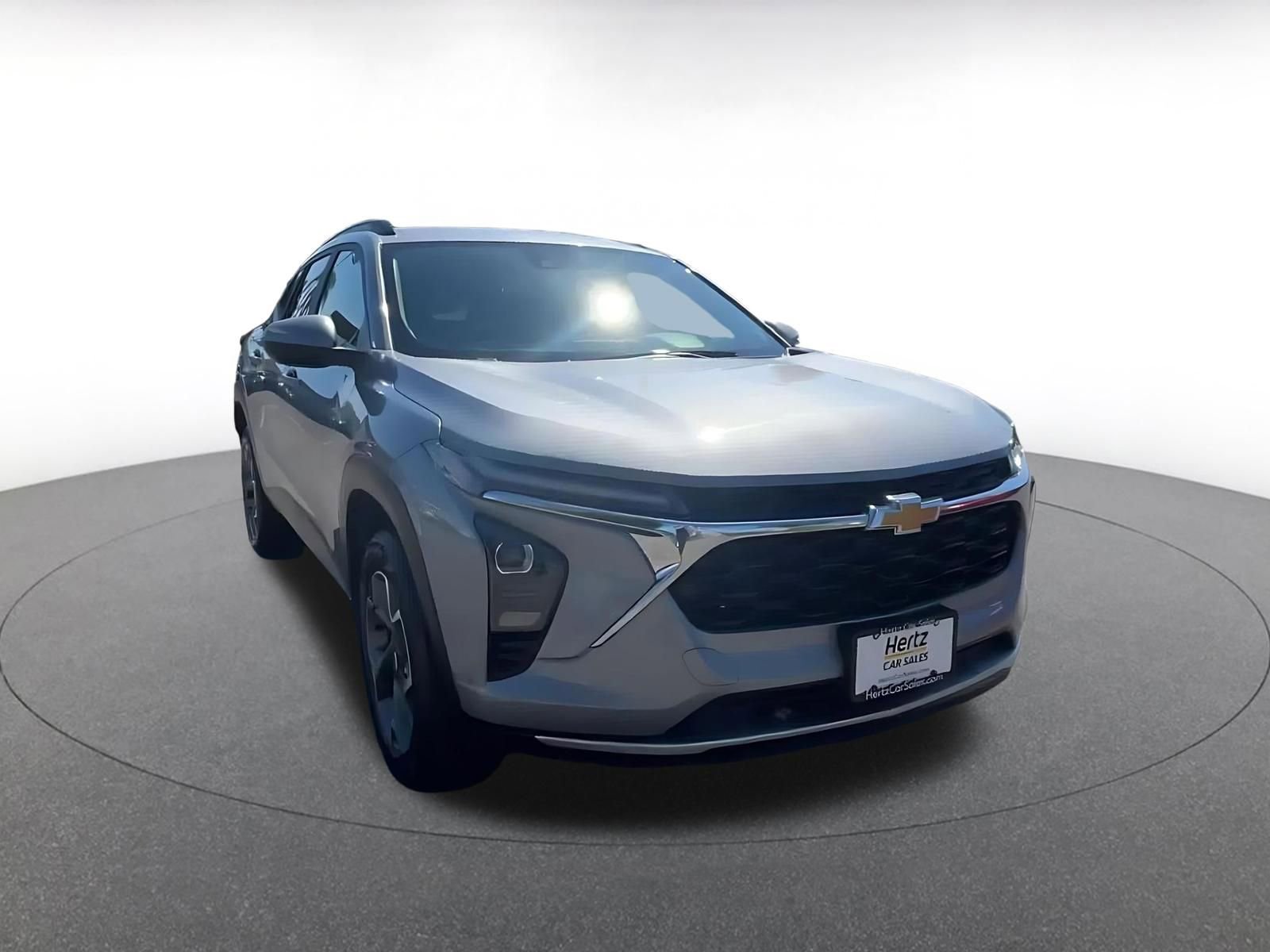 Thumbnail: 2025 Chevrolet Trax - 3