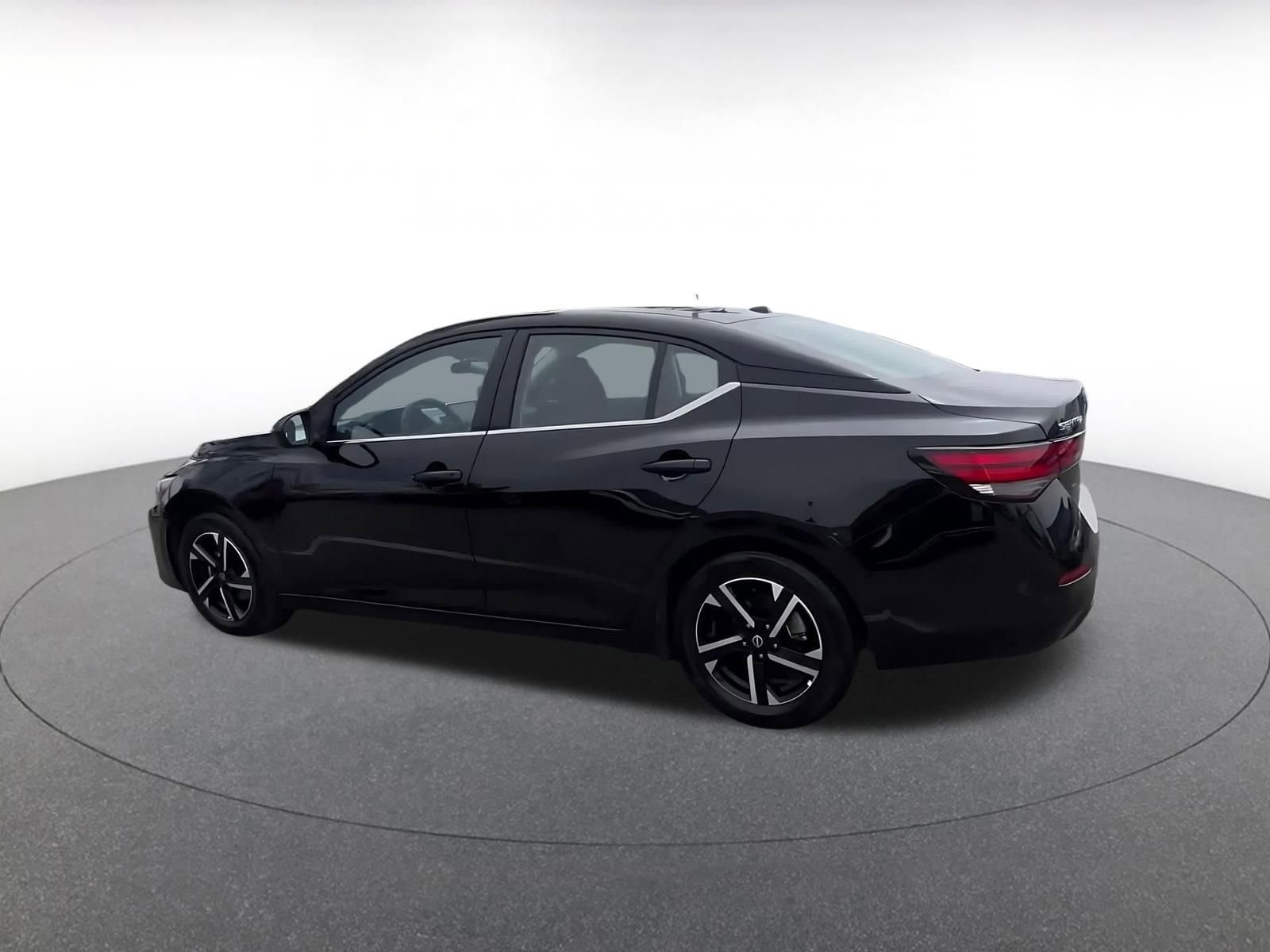 Thumbnail: 2025 Nissan Sentra - 10