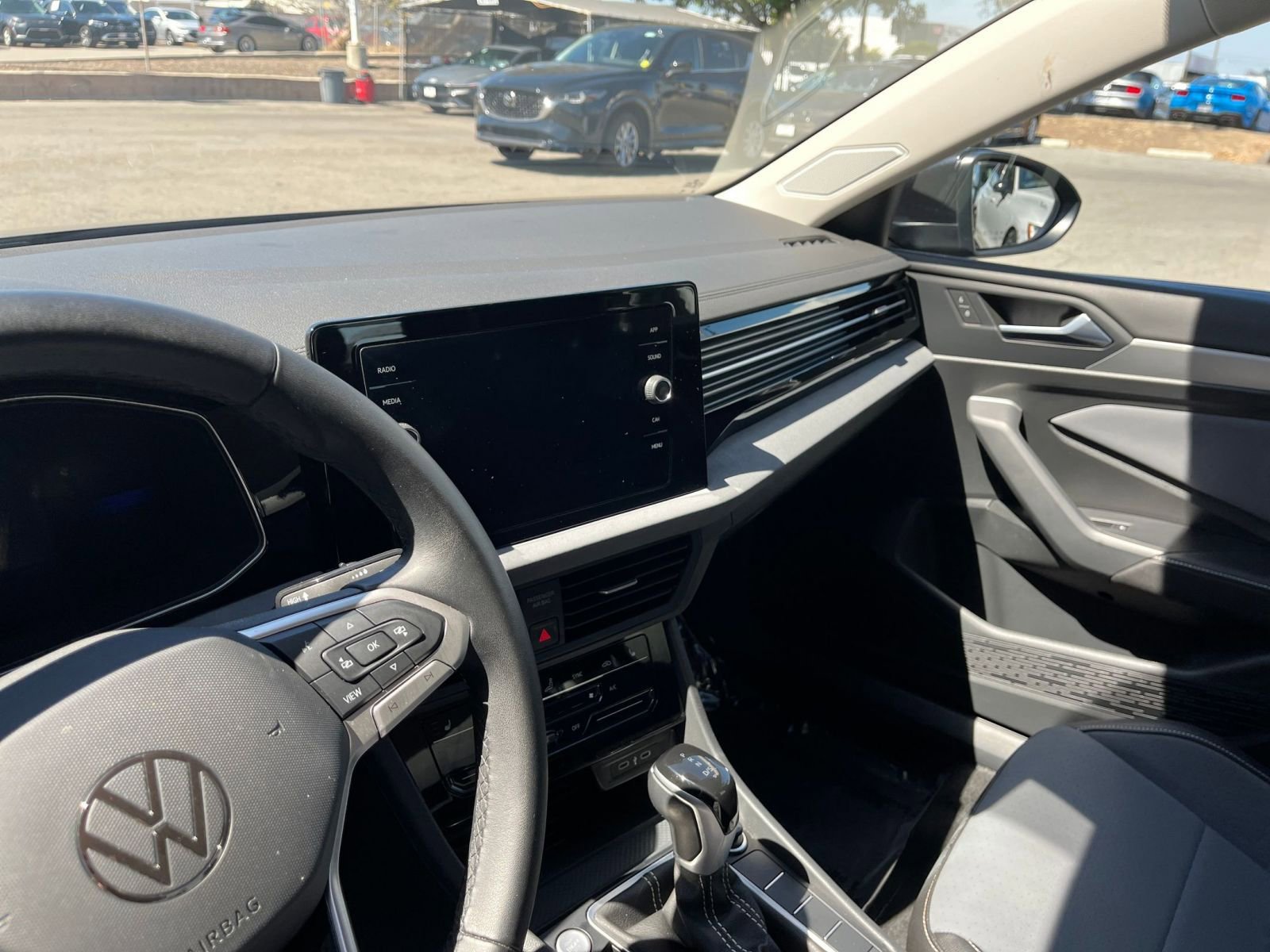 Thumbnail: 2025 Volkswagen Jetta - 18