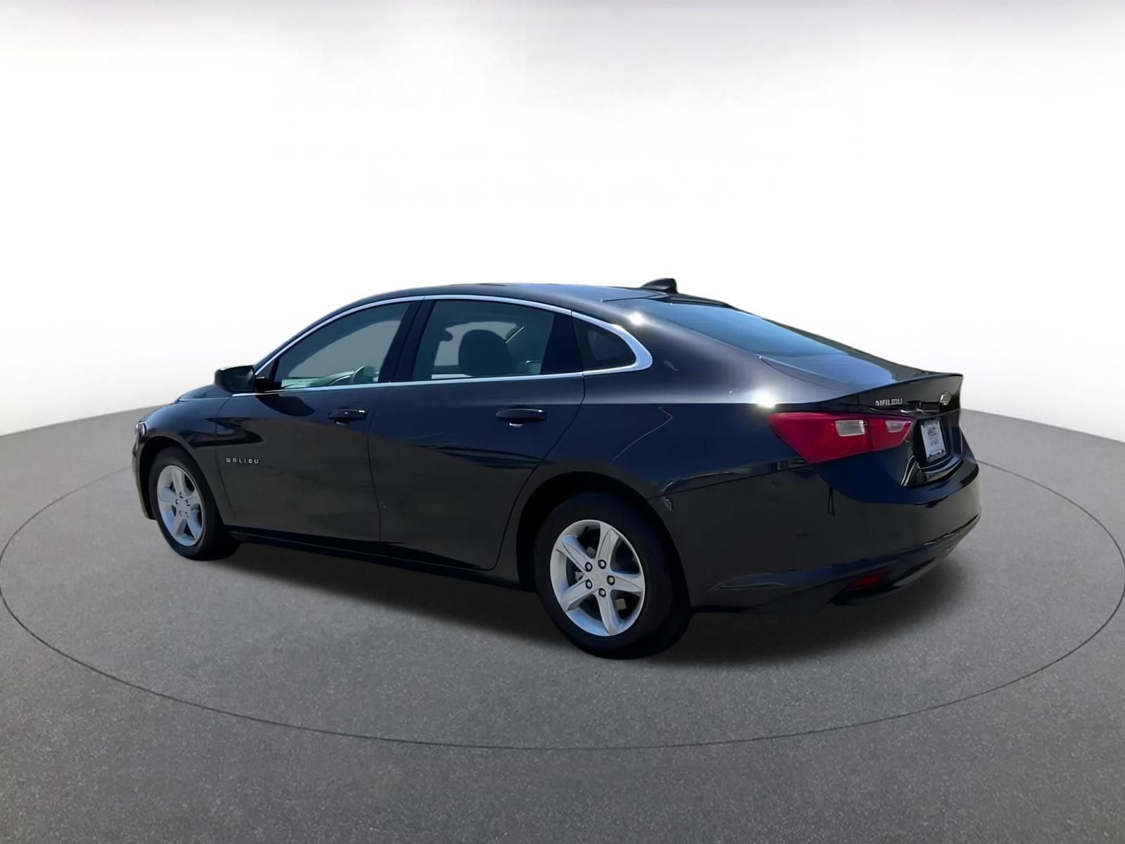 Thumbnail: 2023 Chevrolet Malibu - 8