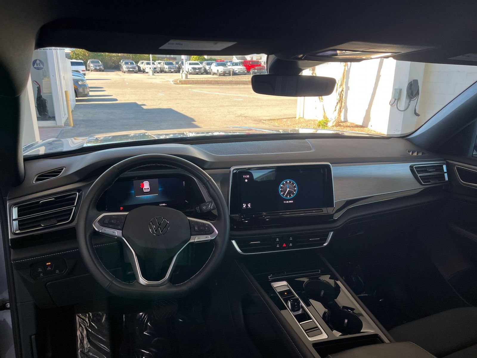 Thumbnail: 2025 Volkswagen Atlas - 34