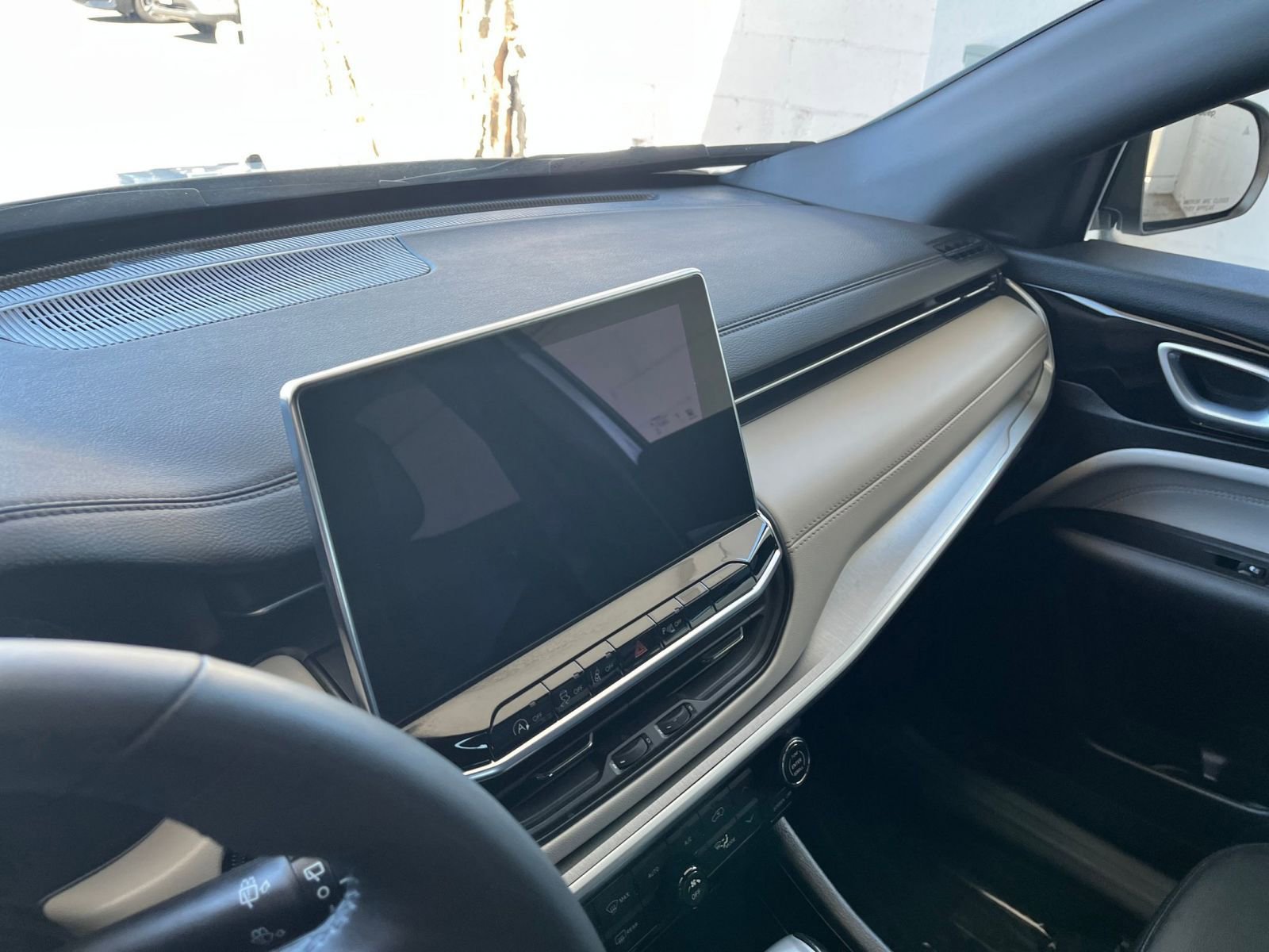 Thumbnail: 2025 Jeep Compass - 17