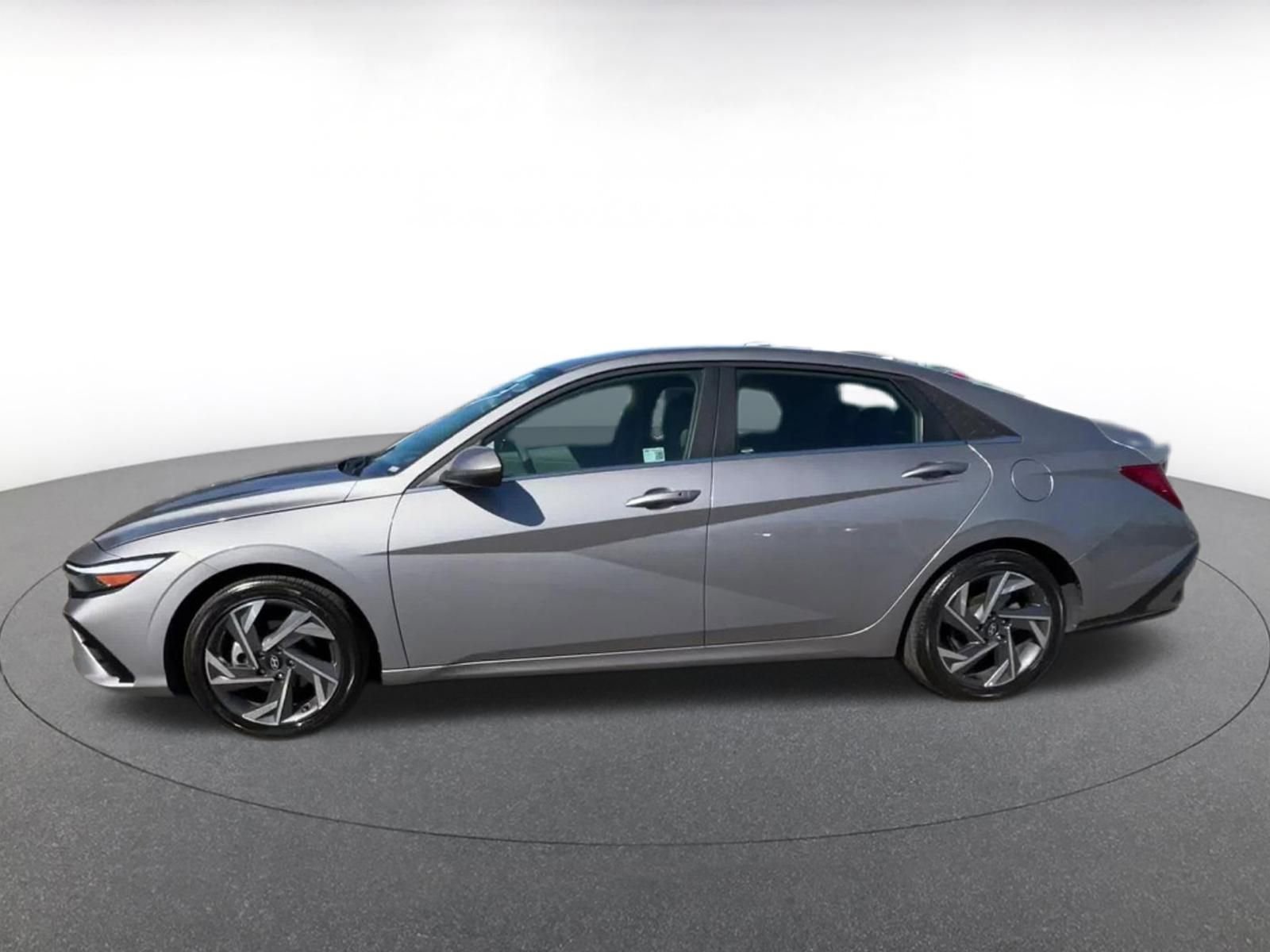 Thumbnail: 2025 Hyundai Elantra - 9