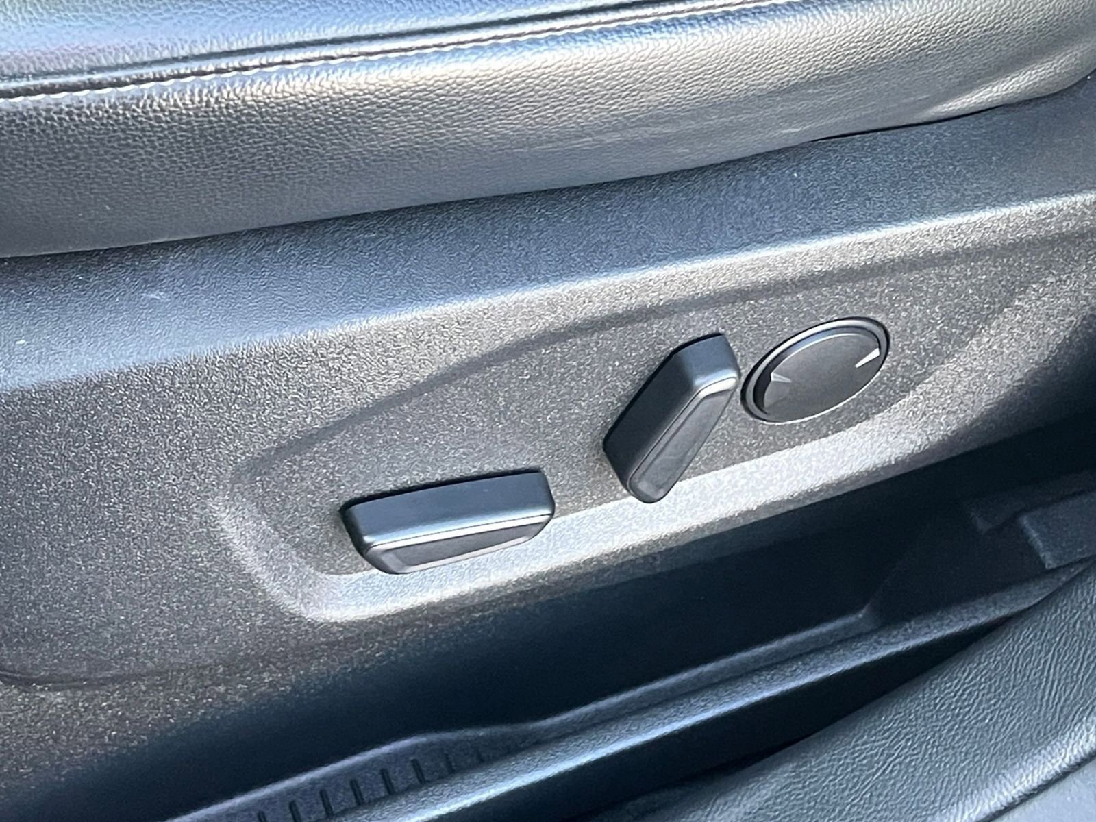 Thumbnail: 2023 Ford Edge - 23