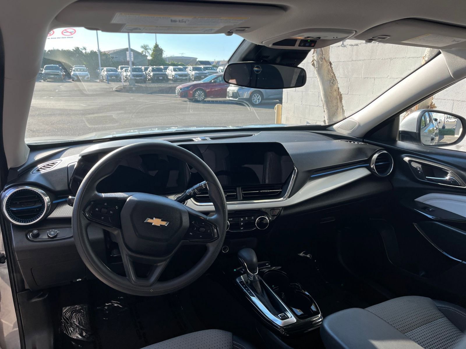 Thumbnail: 2025 Chevrolet Trax - 34