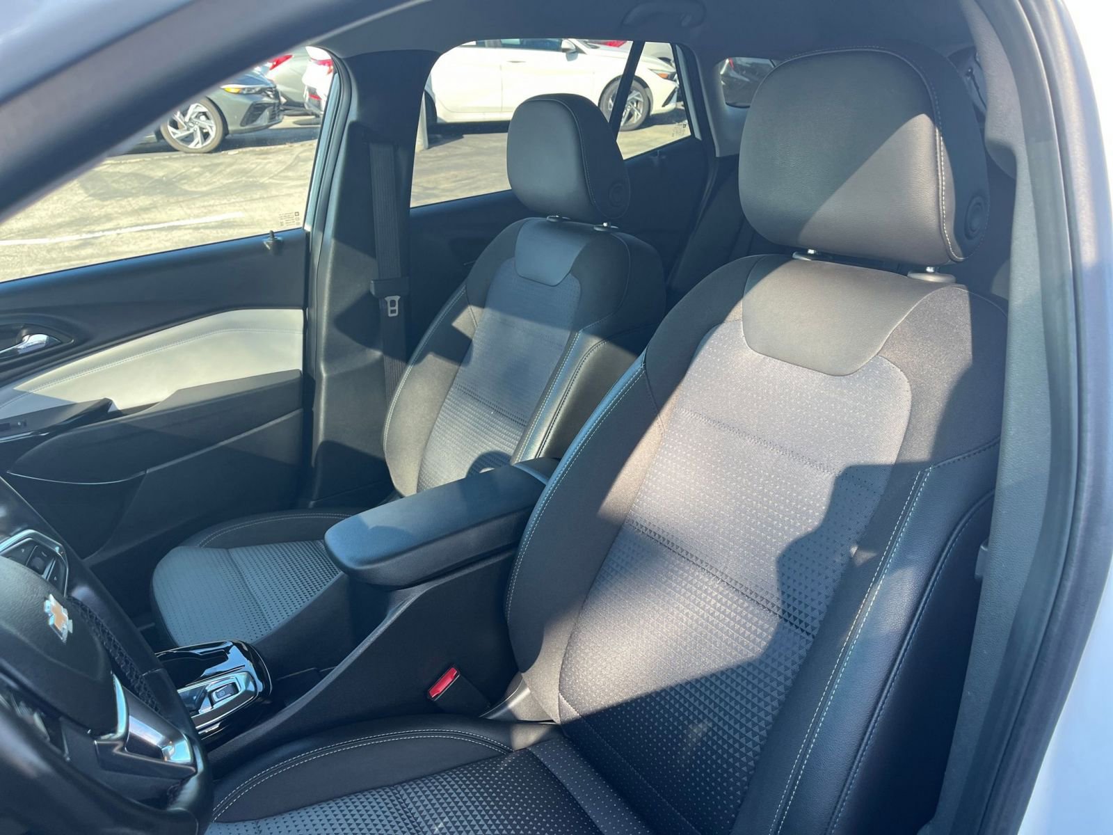 Thumbnail: 2025 Chevrolet Trax - 28