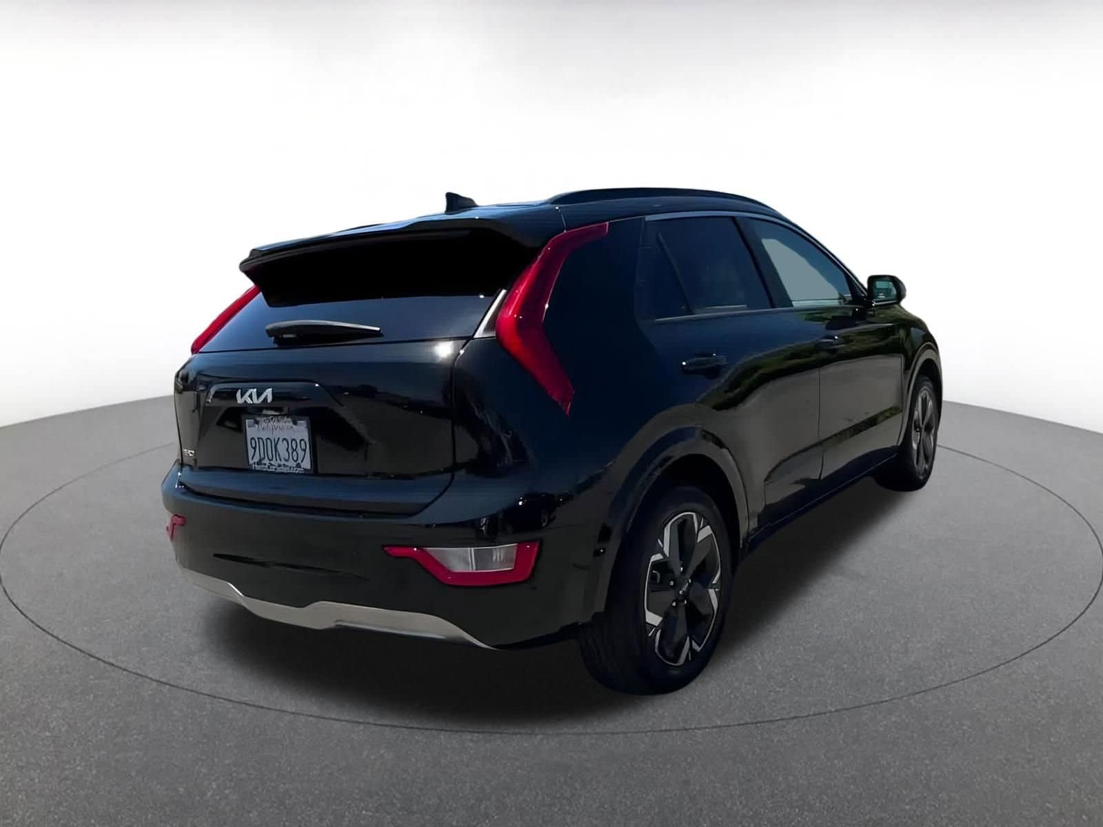 Thumbnail: 2023 Kia Niro - 12