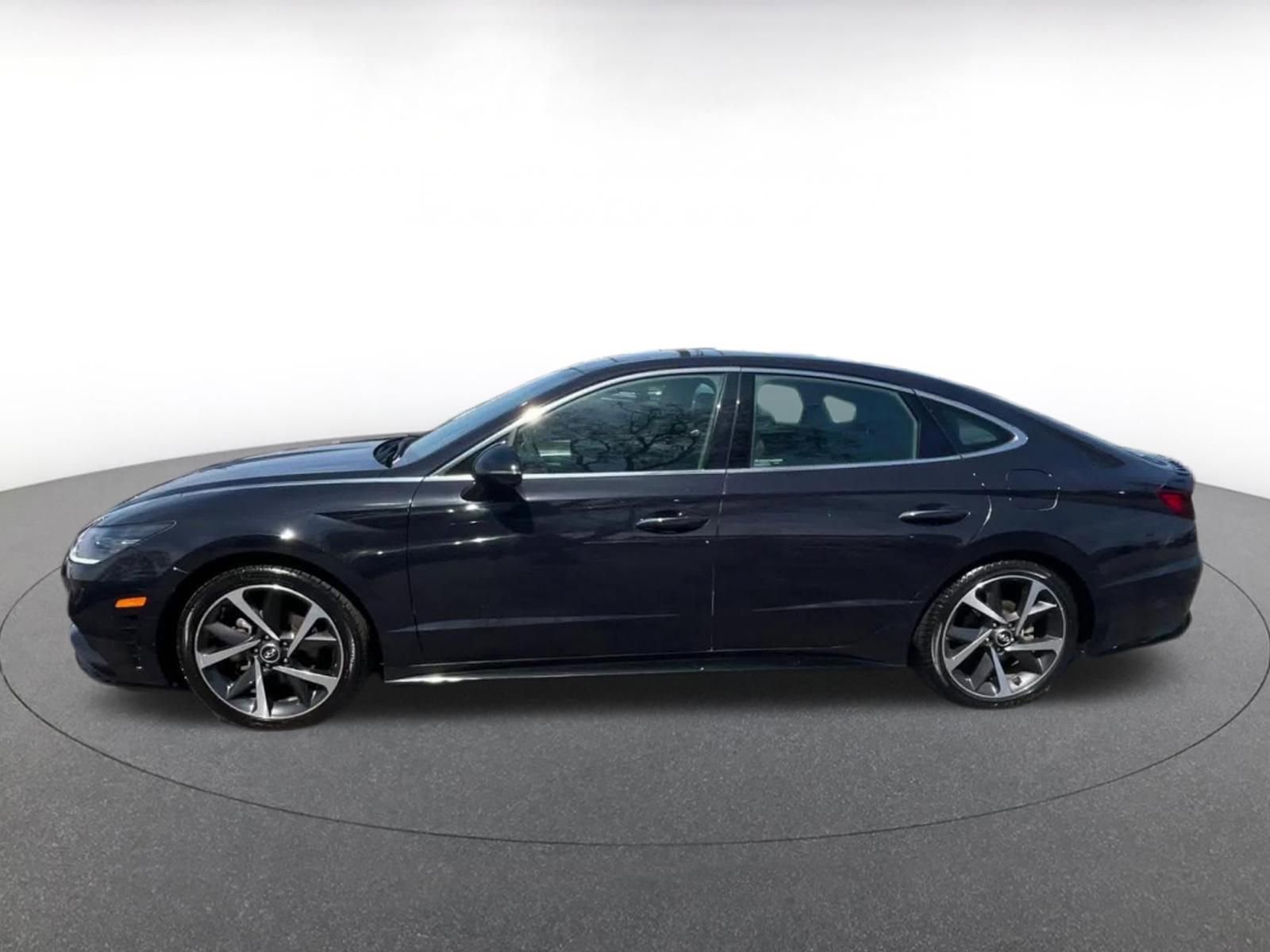 Thumbnail: 2023 Hyundai Sonata - 9