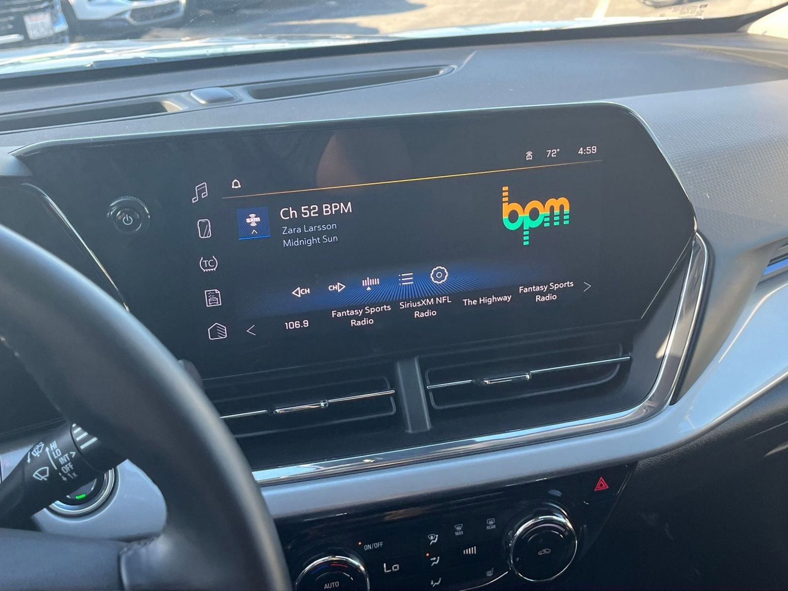 Thumbnail: 2025 Chevrolet Trax - 17