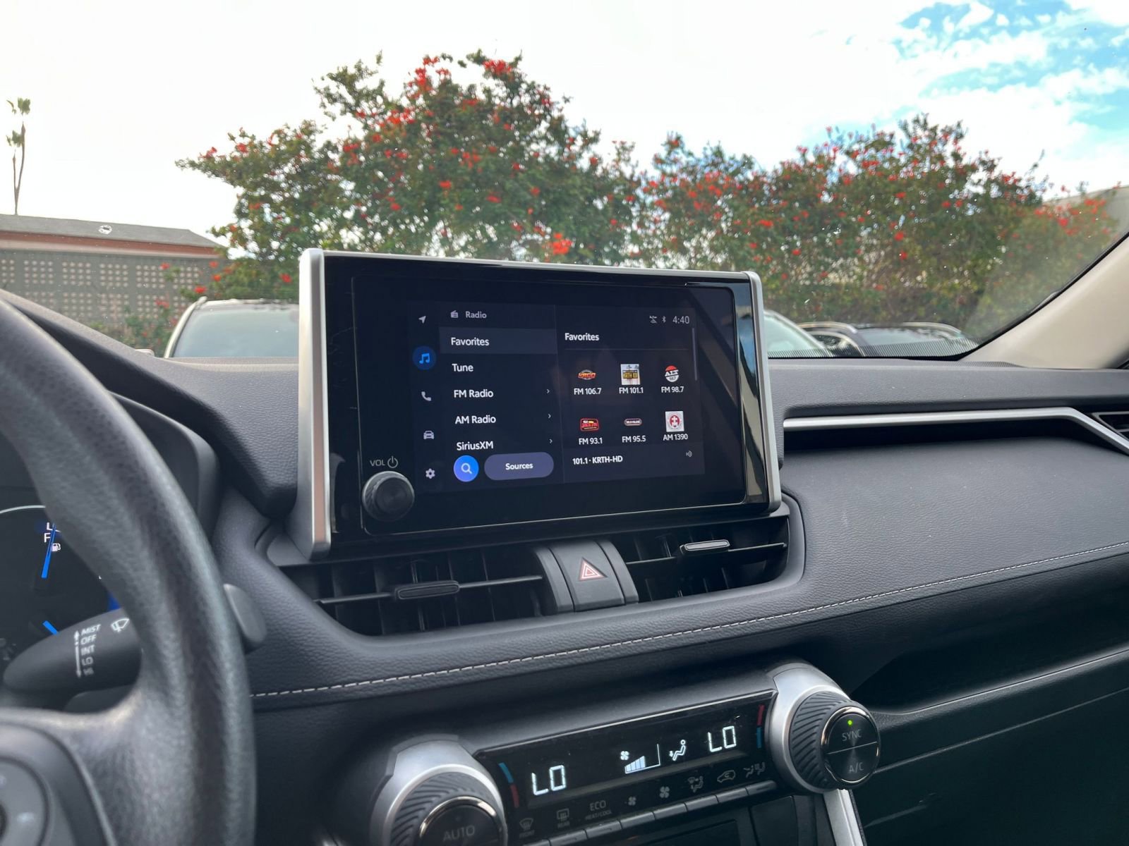 Thumbnail: 2025 Toyota RAV4 - 21