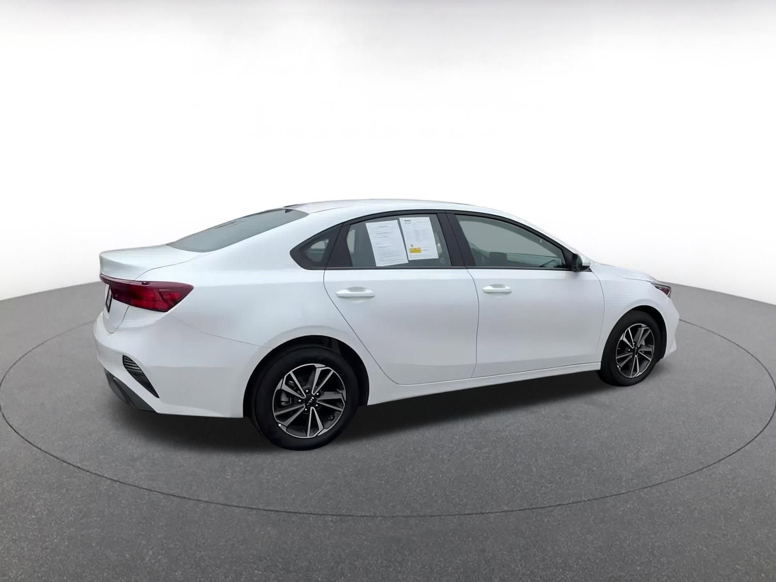 2024 Kia Forte LXS 12