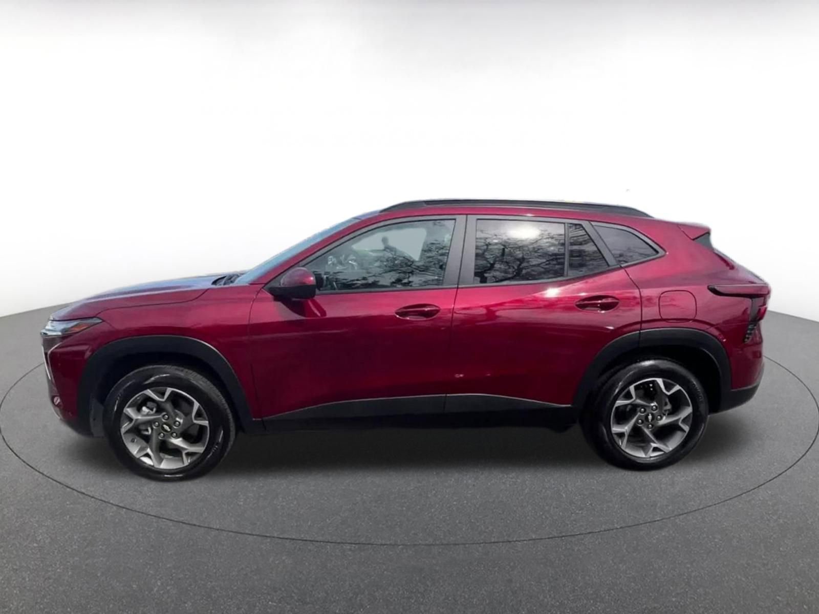 Thumbnail: 2025 Chevrolet Trax - 9