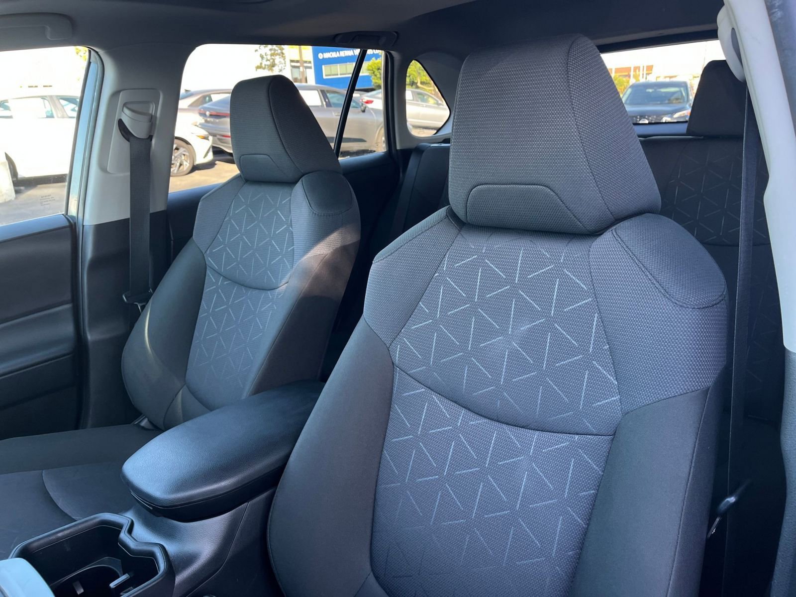 Thumbnail: 2025 Toyota RAV4 - 25