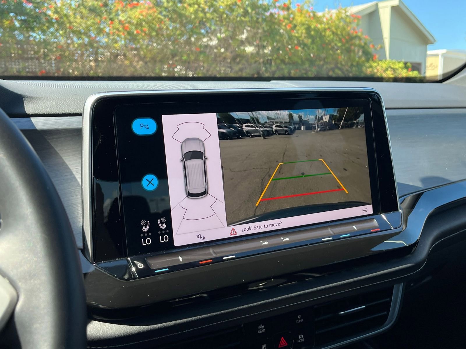 Thumbnail: 2025 Volkswagen Atlas - 17