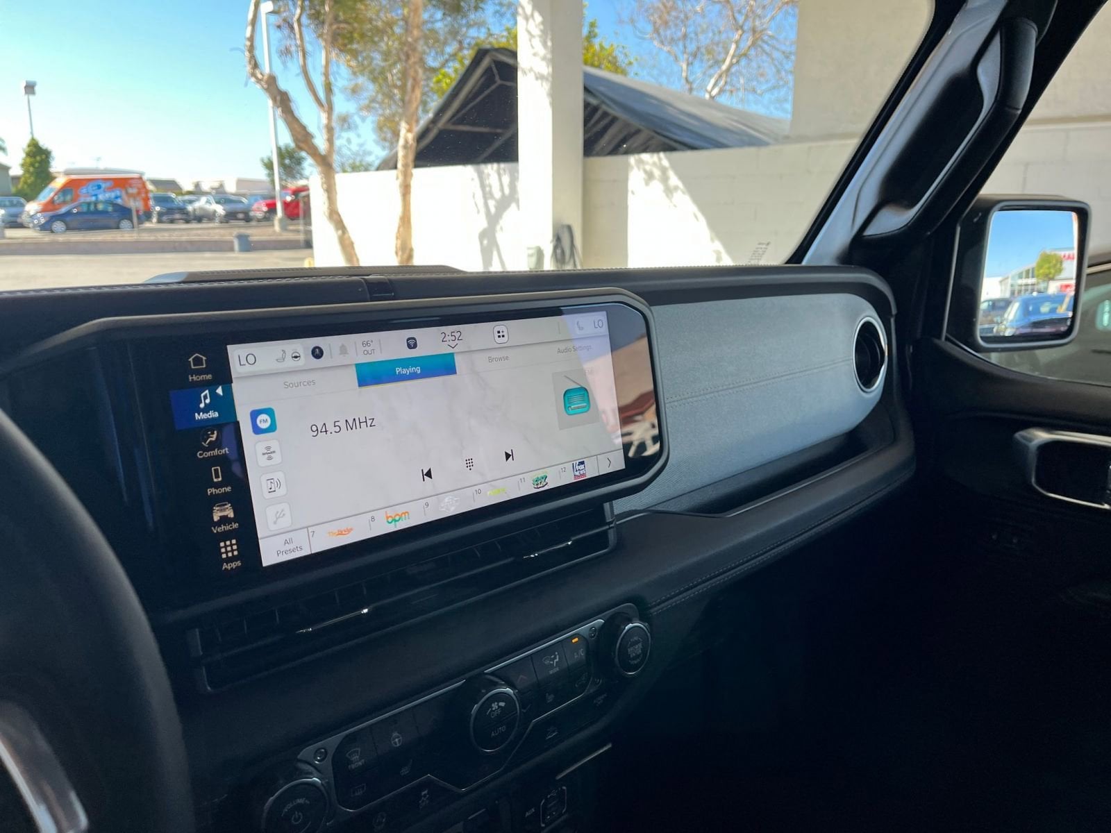 Thumbnail: 2025 Jeep Wrangler - 18