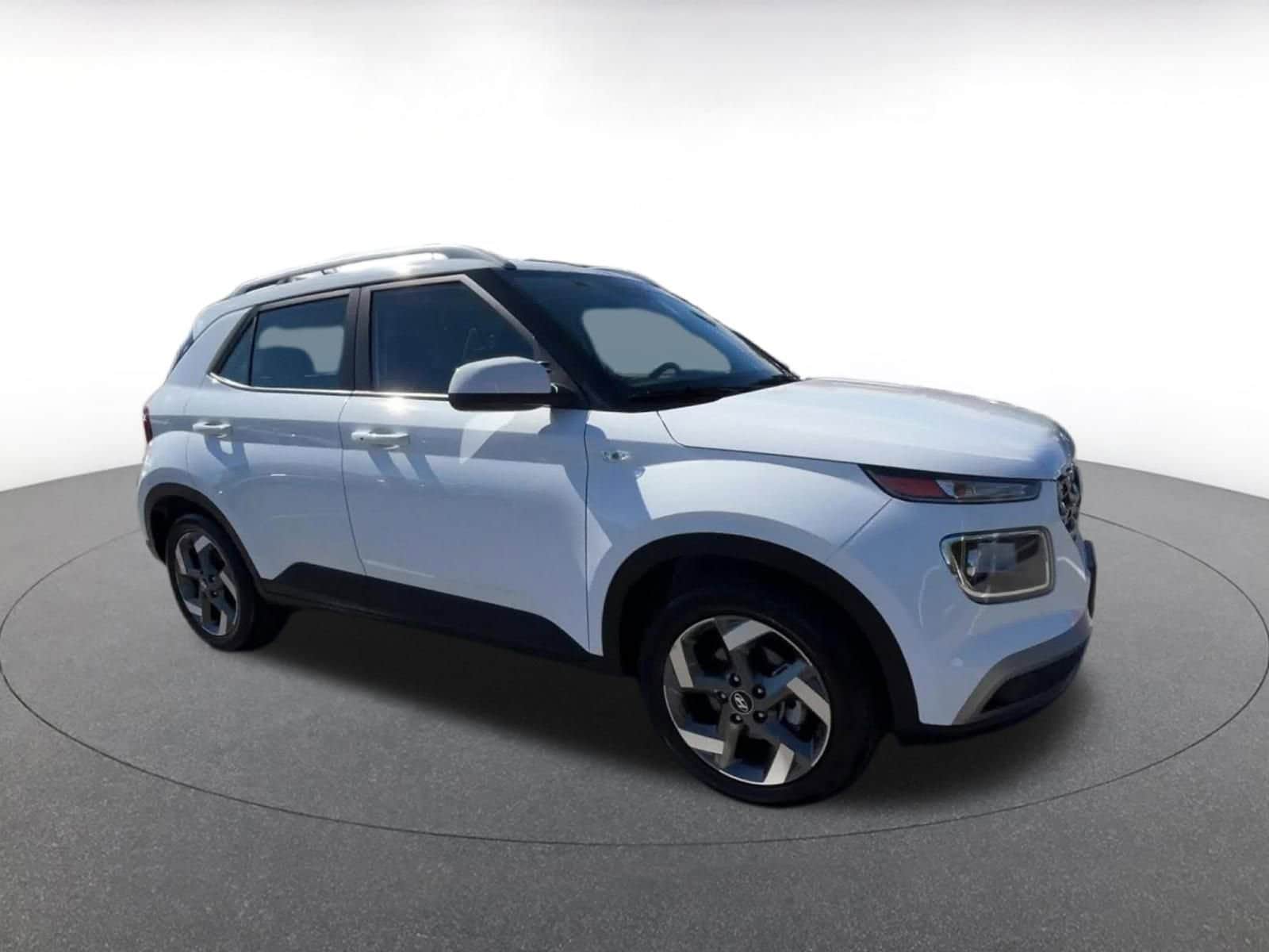 Thumbnail: 2025 Hyundai Venue - 2