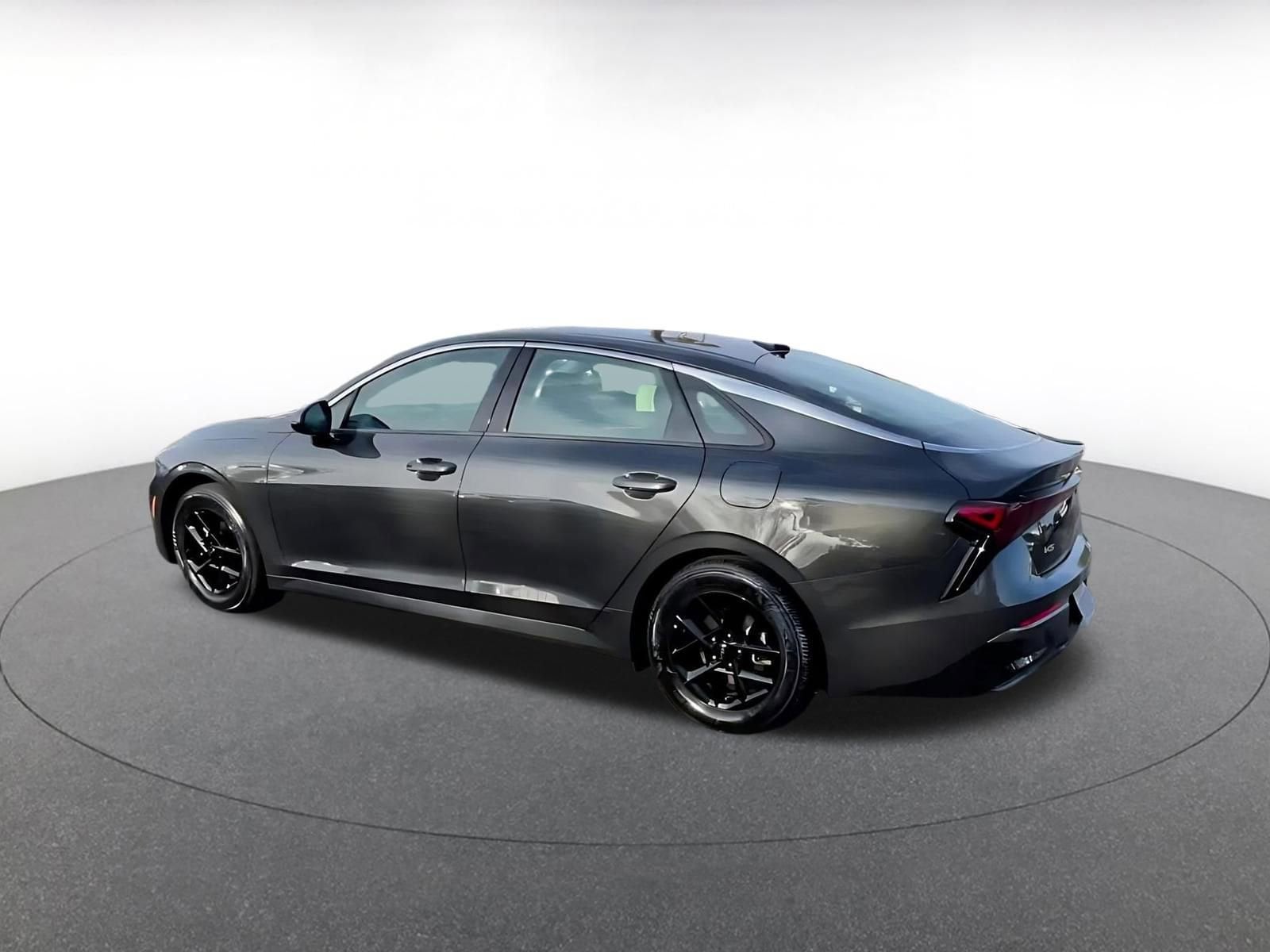 Thumbnail: 2025 Kia K5 - 10