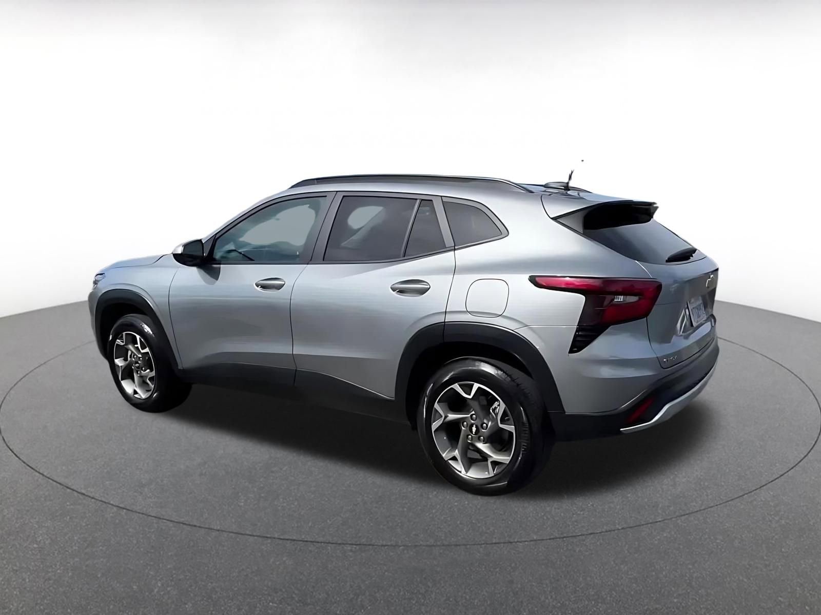 Thumbnail: 2025 Chevrolet Trax - 10