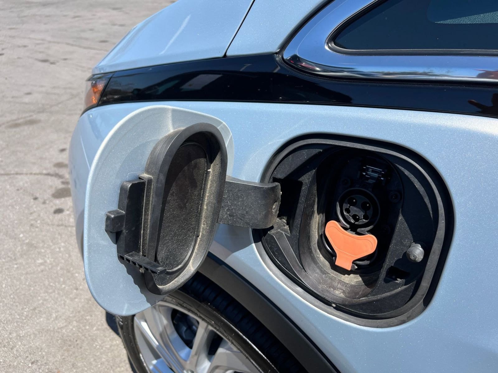 Thumbnail: 2023 Chevrolet Bolt EV - 19