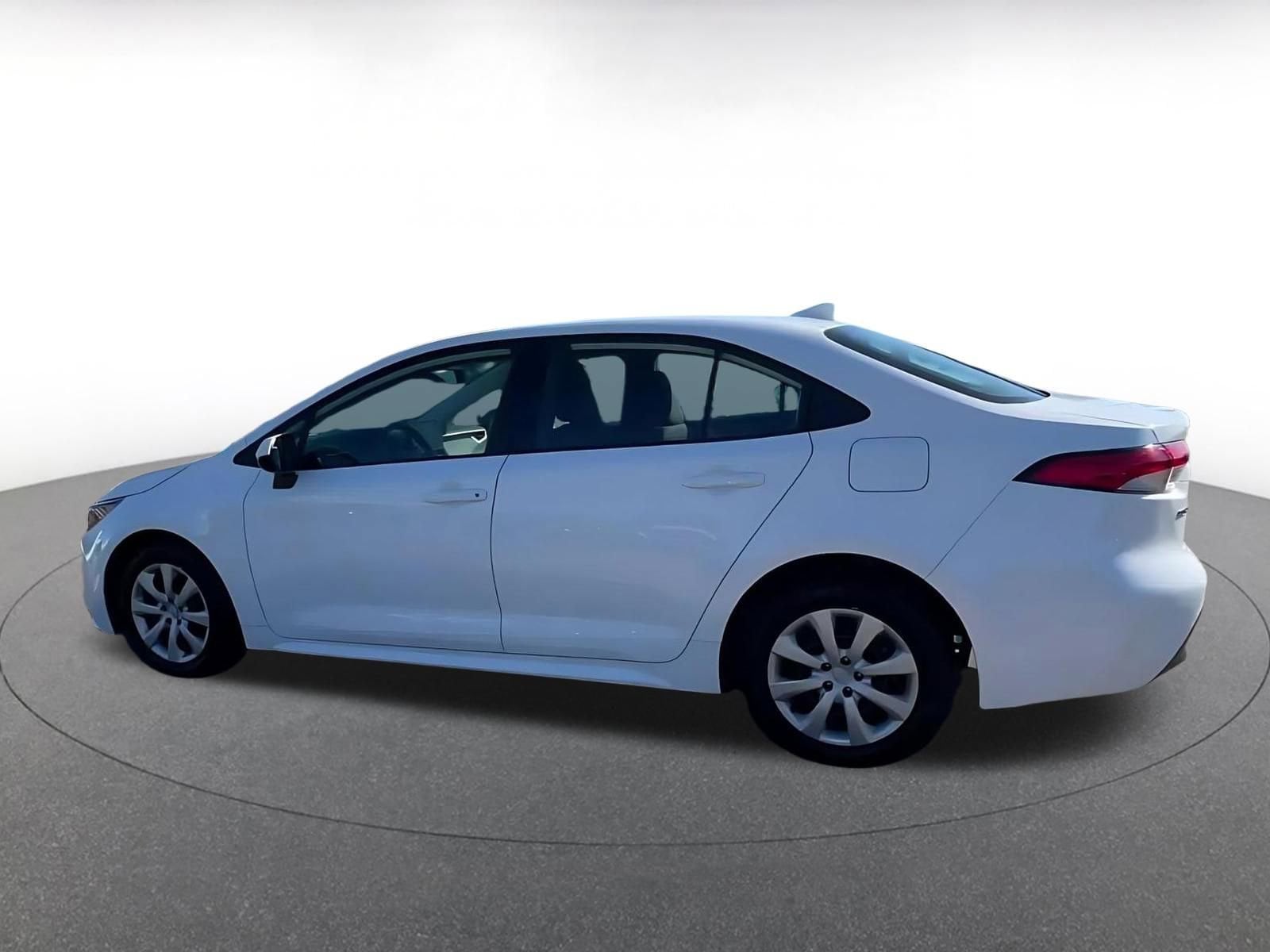 Thumbnail: 2023 Toyota Corolla - 10