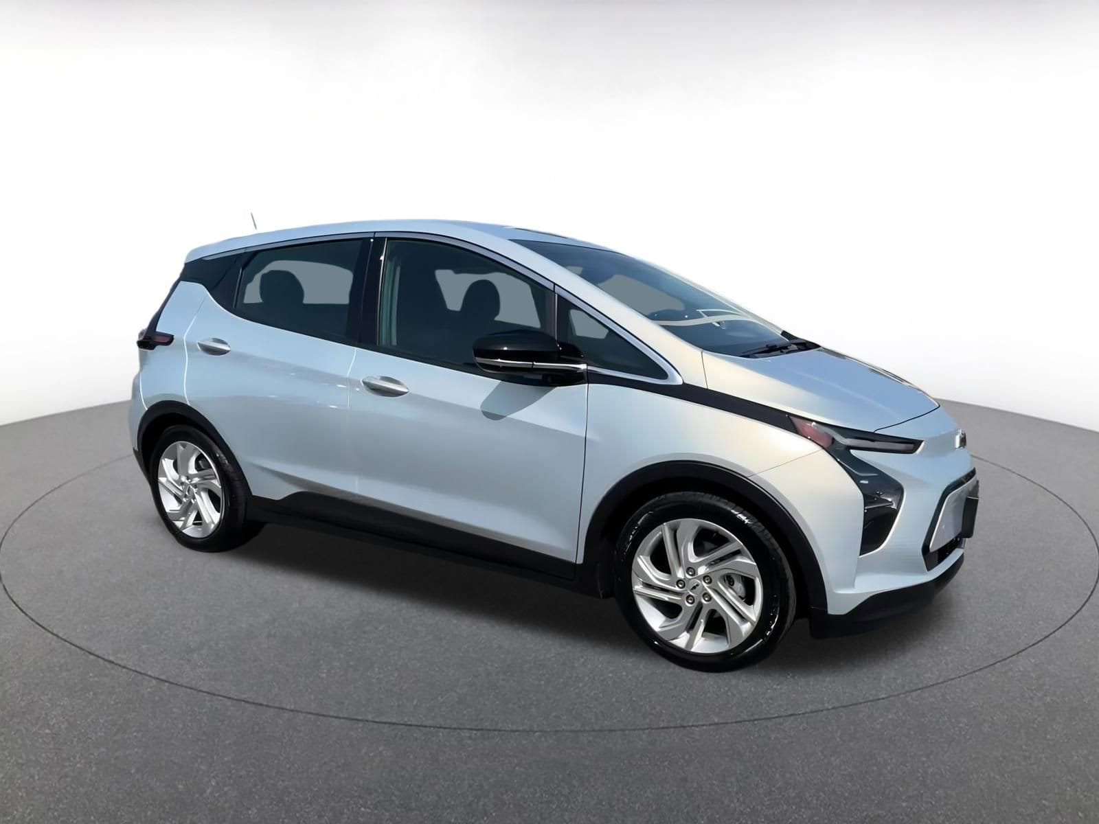 Thumbnail: 2023 Chevrolet Bolt EV - 2