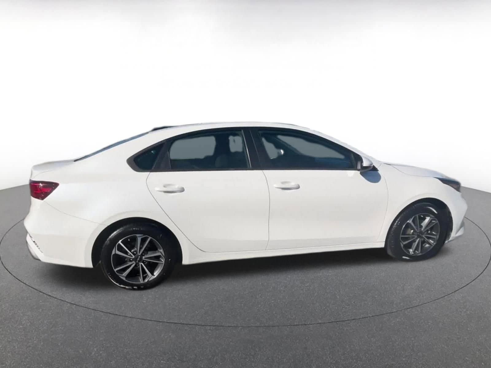 Thumbnail: 2023 Kia Forte - 16