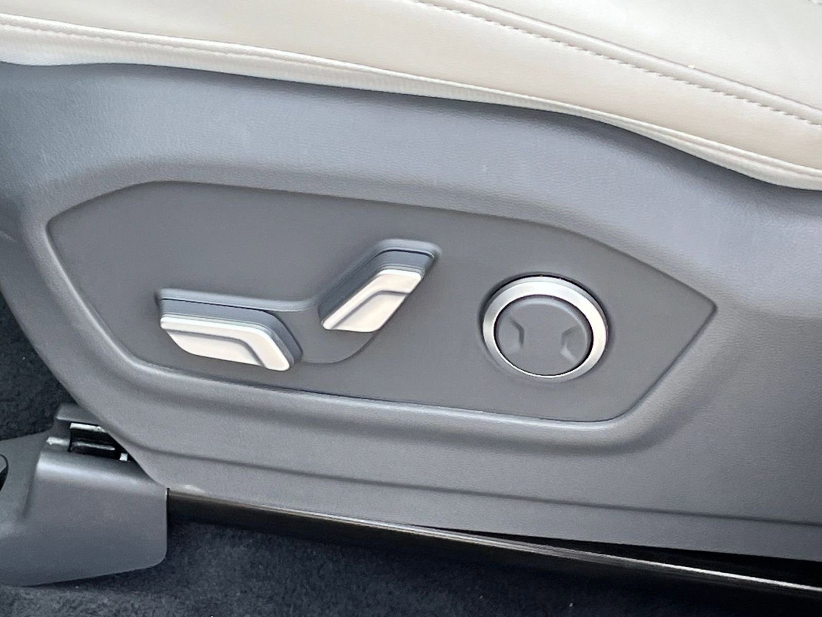 Thumbnail: 2025 Hyundai Santa Fe - 22