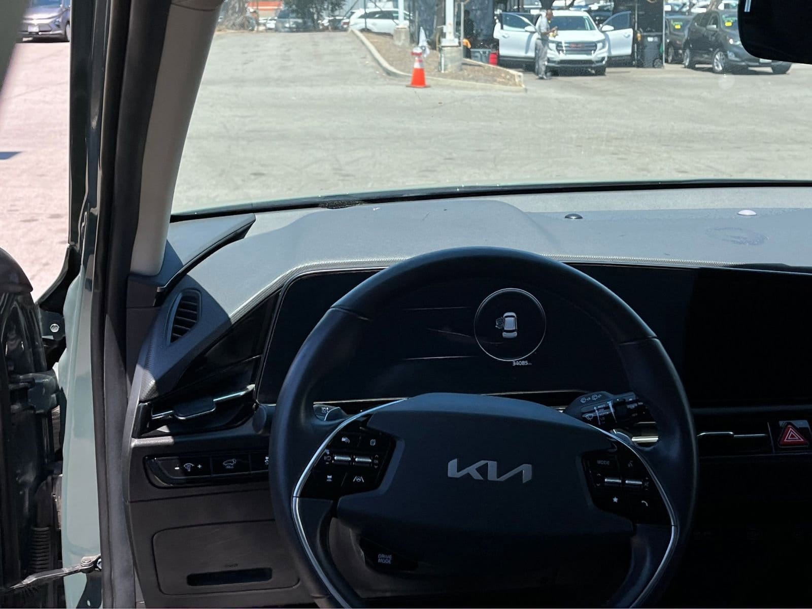 Thumbnail: 2023 Kia Niro - 33