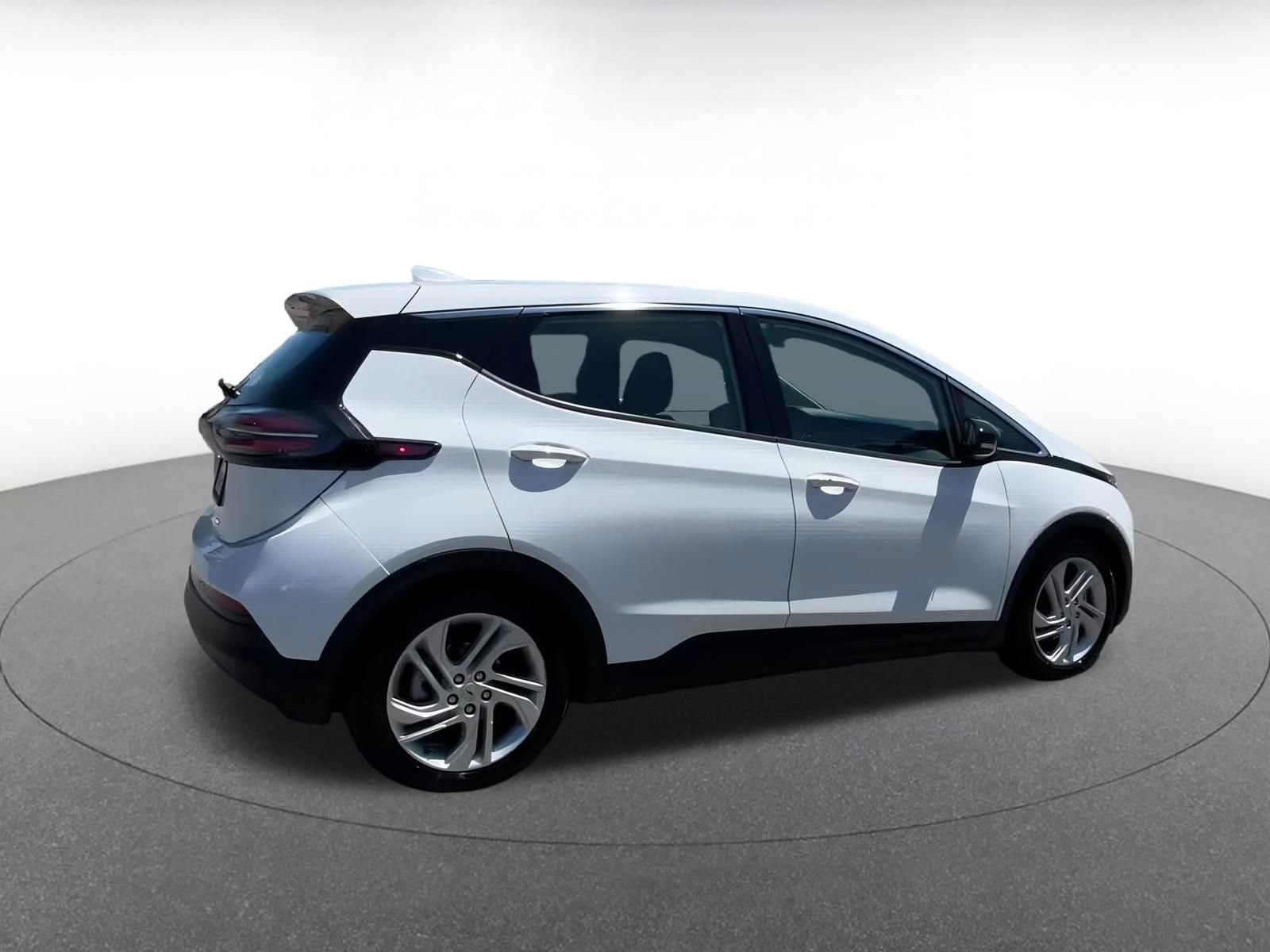 Thumbnail: 2023 Chevrolet Bolt EV - 12