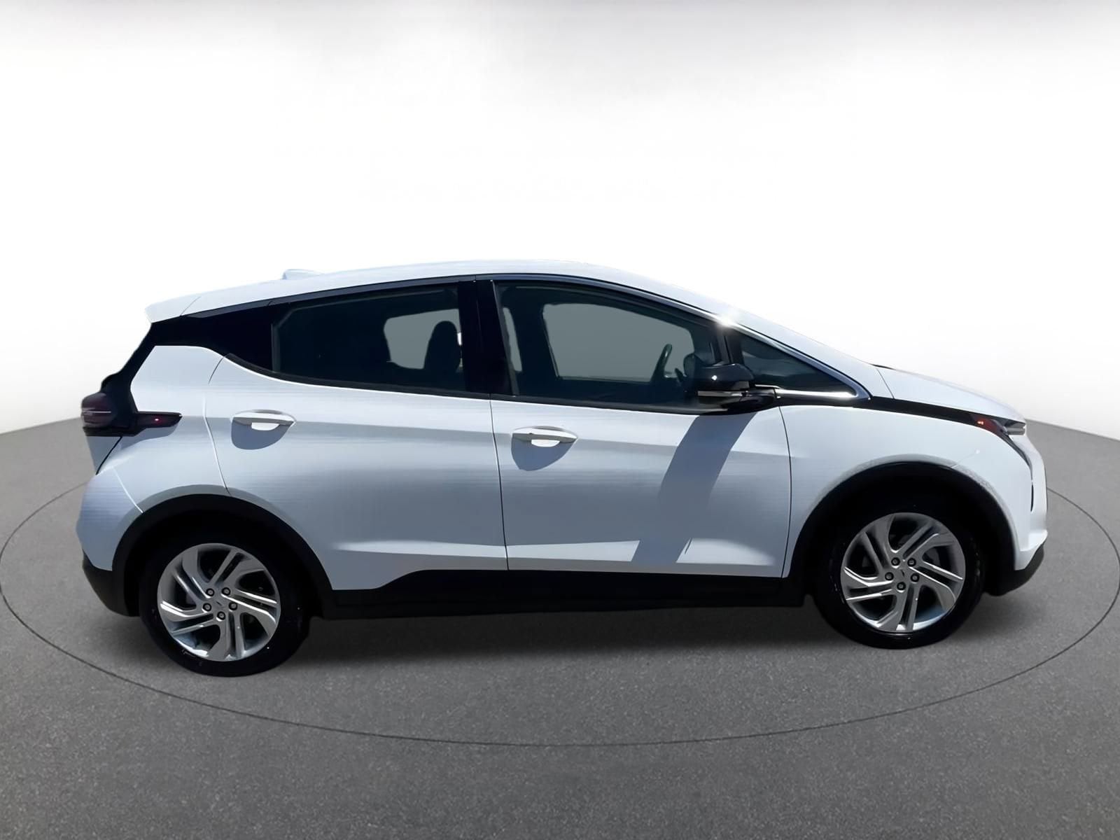 Thumbnail: 2023 Chevrolet Bolt EV - 13