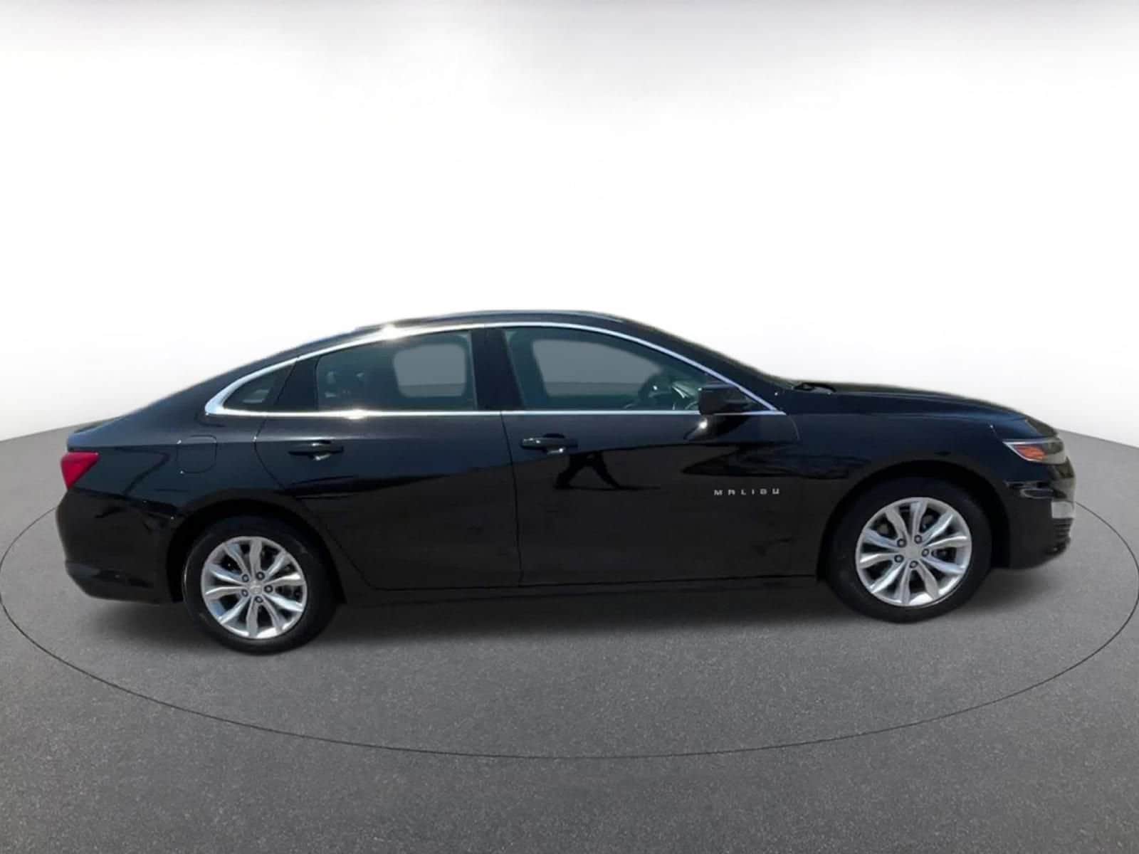 Thumbnail: 2023 Chevrolet Malibu - 12