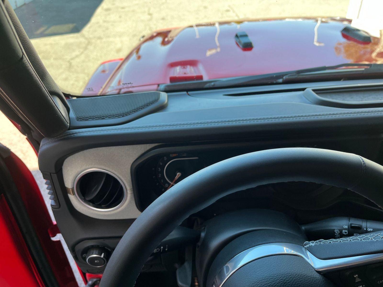 Thumbnail: 2025 Jeep Wrangler - 34