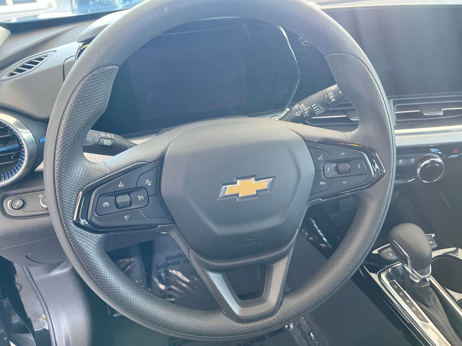 Thumbnail: 2025 Chevrolet Trax - 28