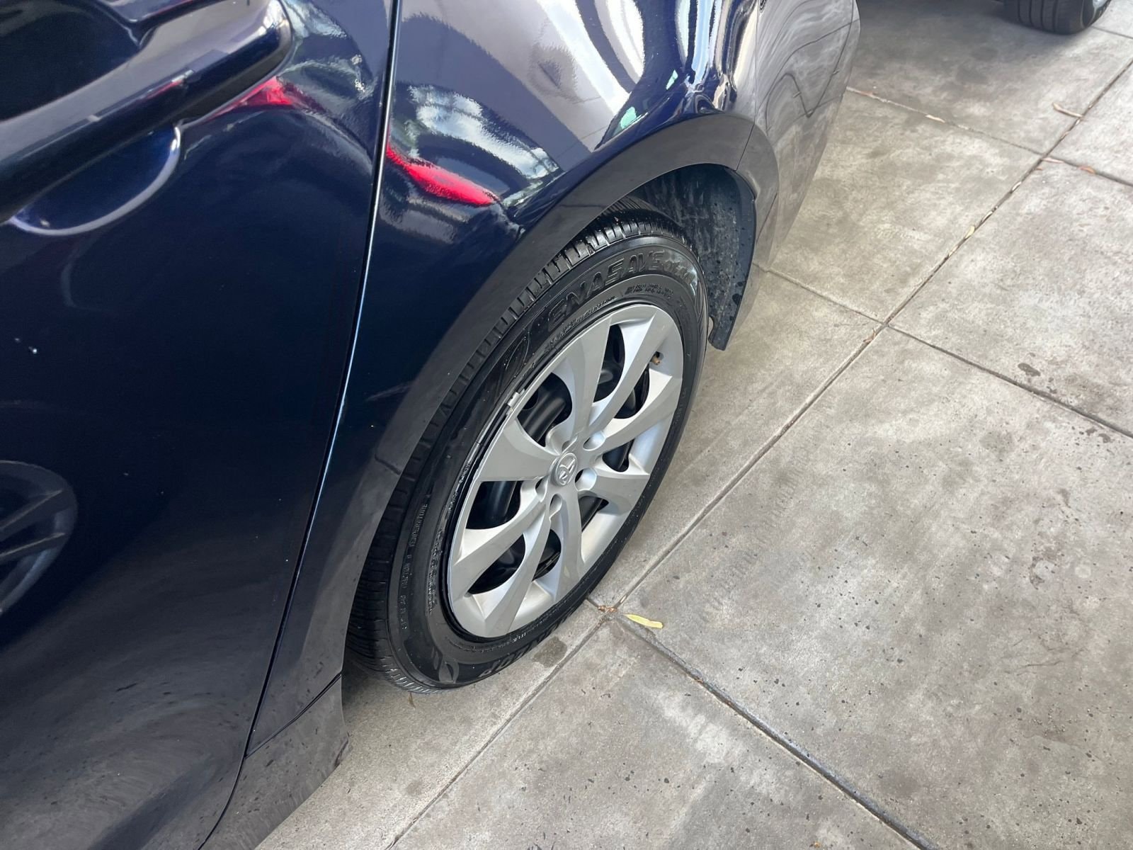 Thumbnail: 2025 Toyota Corolla - 30