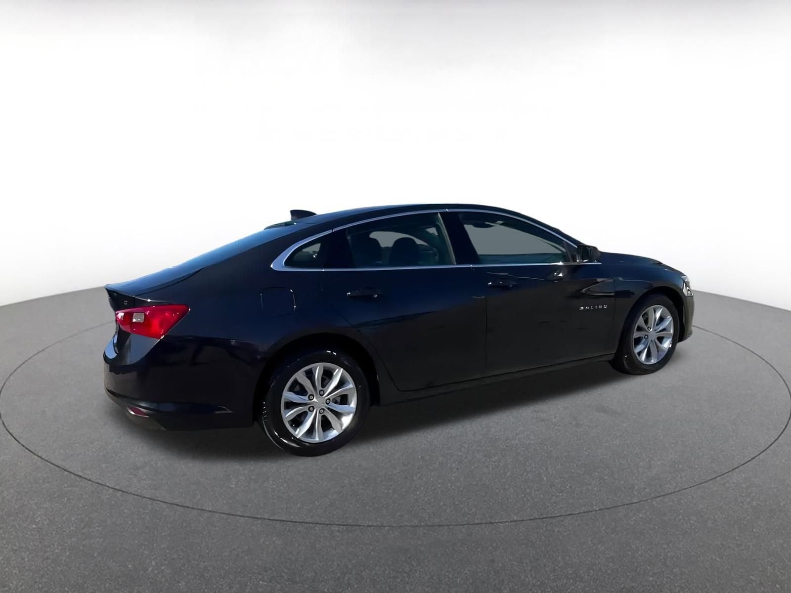 Thumbnail: 2023 Chevrolet Malibu - 12