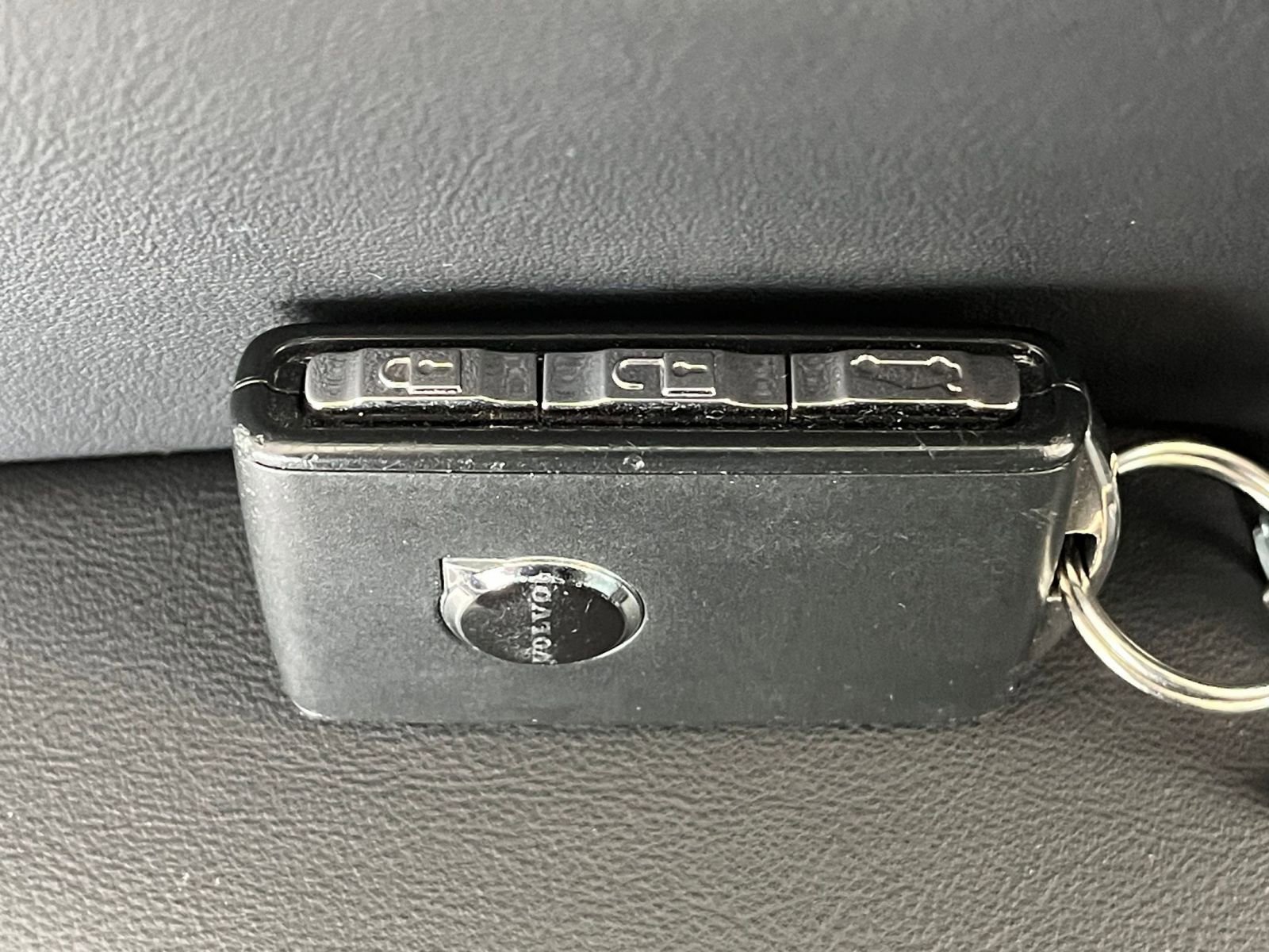 Thumbnail: 2025 Volvo S60 - 22