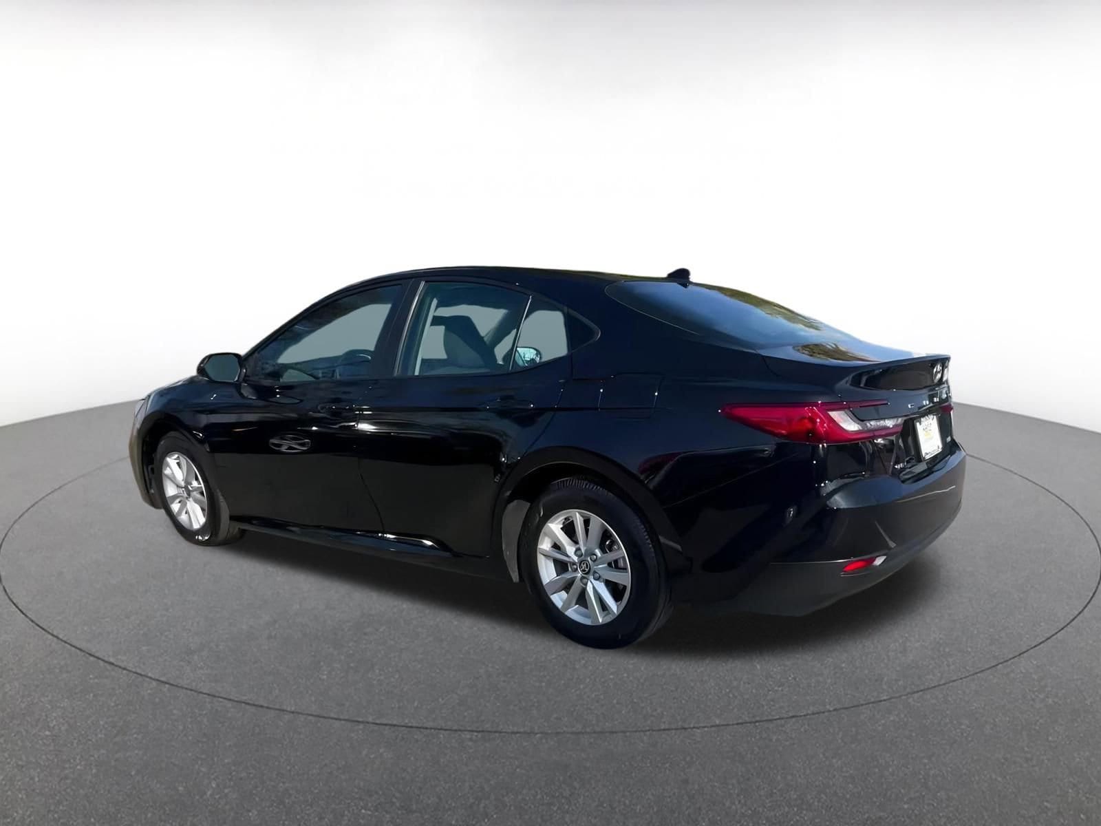 Thumbnail: 2025 Toyota Camry - 10