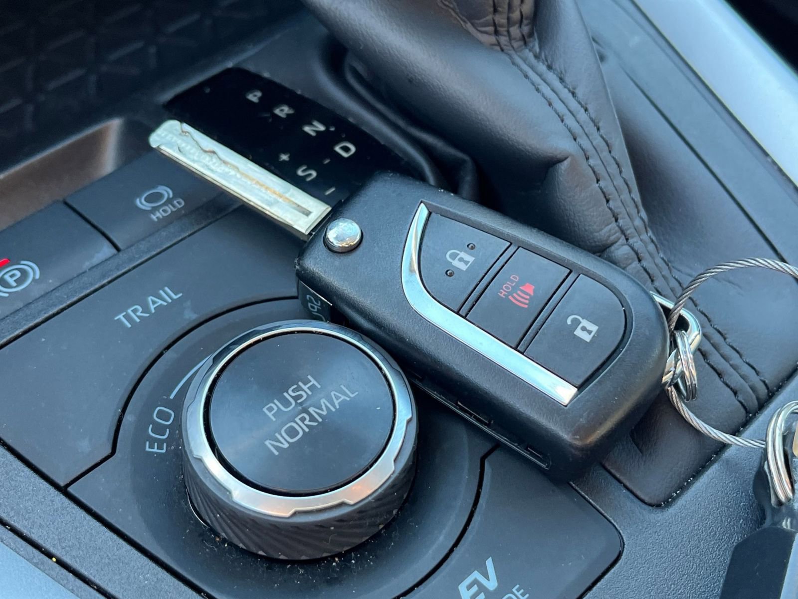 Thumbnail: 2025 Toyota RAV4 - 22