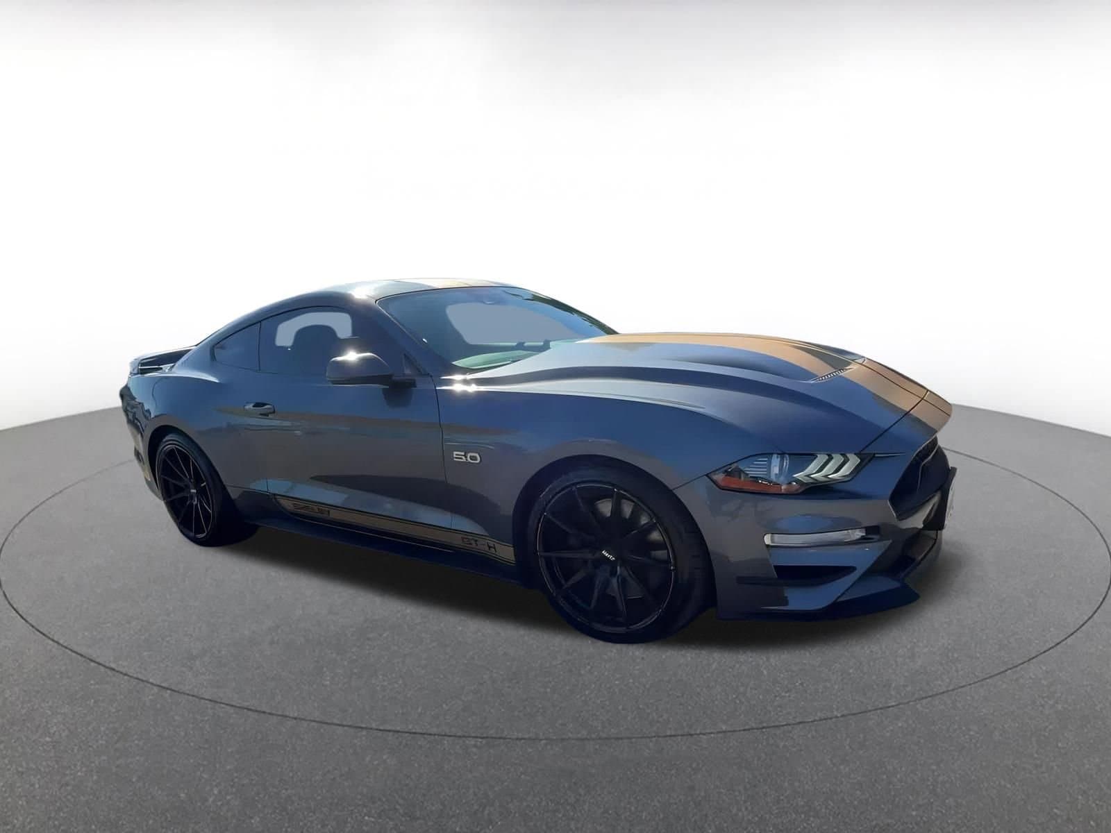 2022 Ford Mustang  2