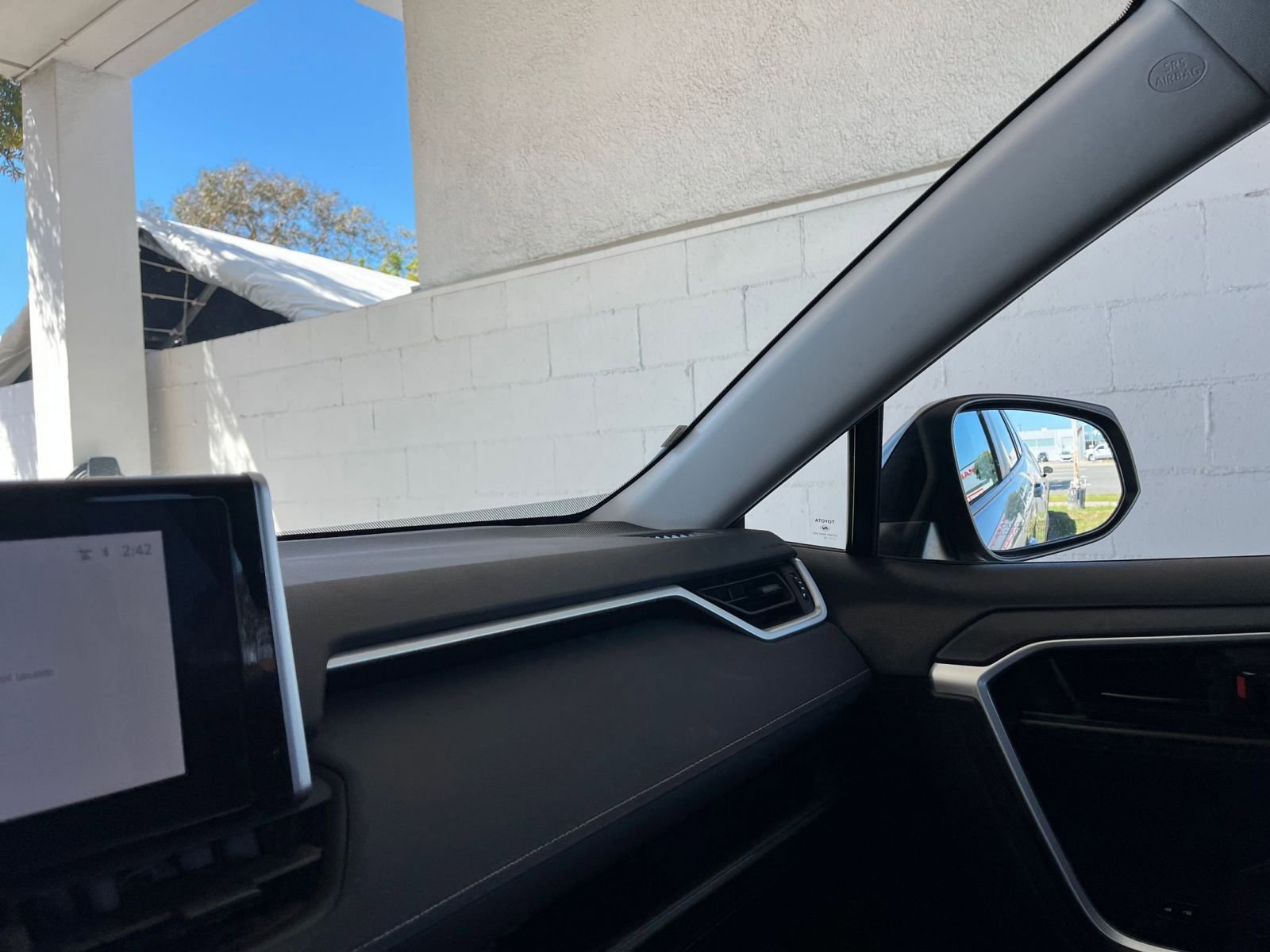 Thumbnail: 2025 Toyota RAV4 - 35