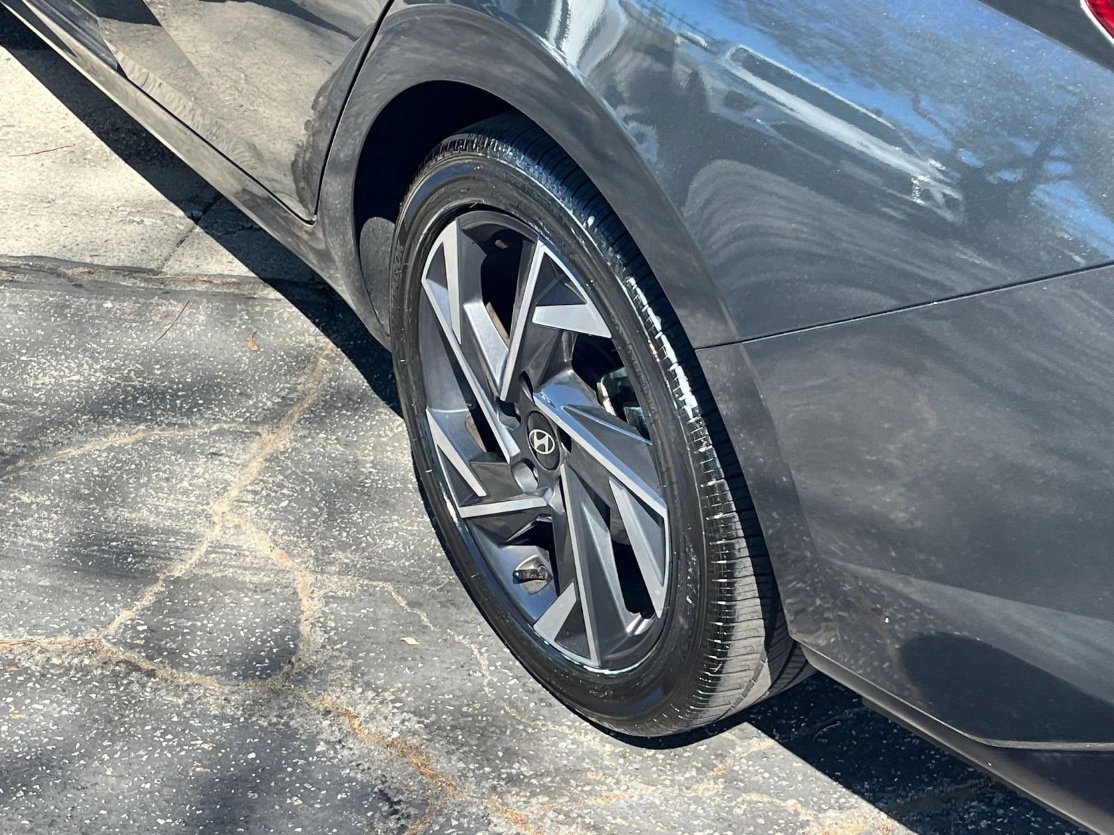 Thumbnail: 2025 Hyundai Elantra - 32